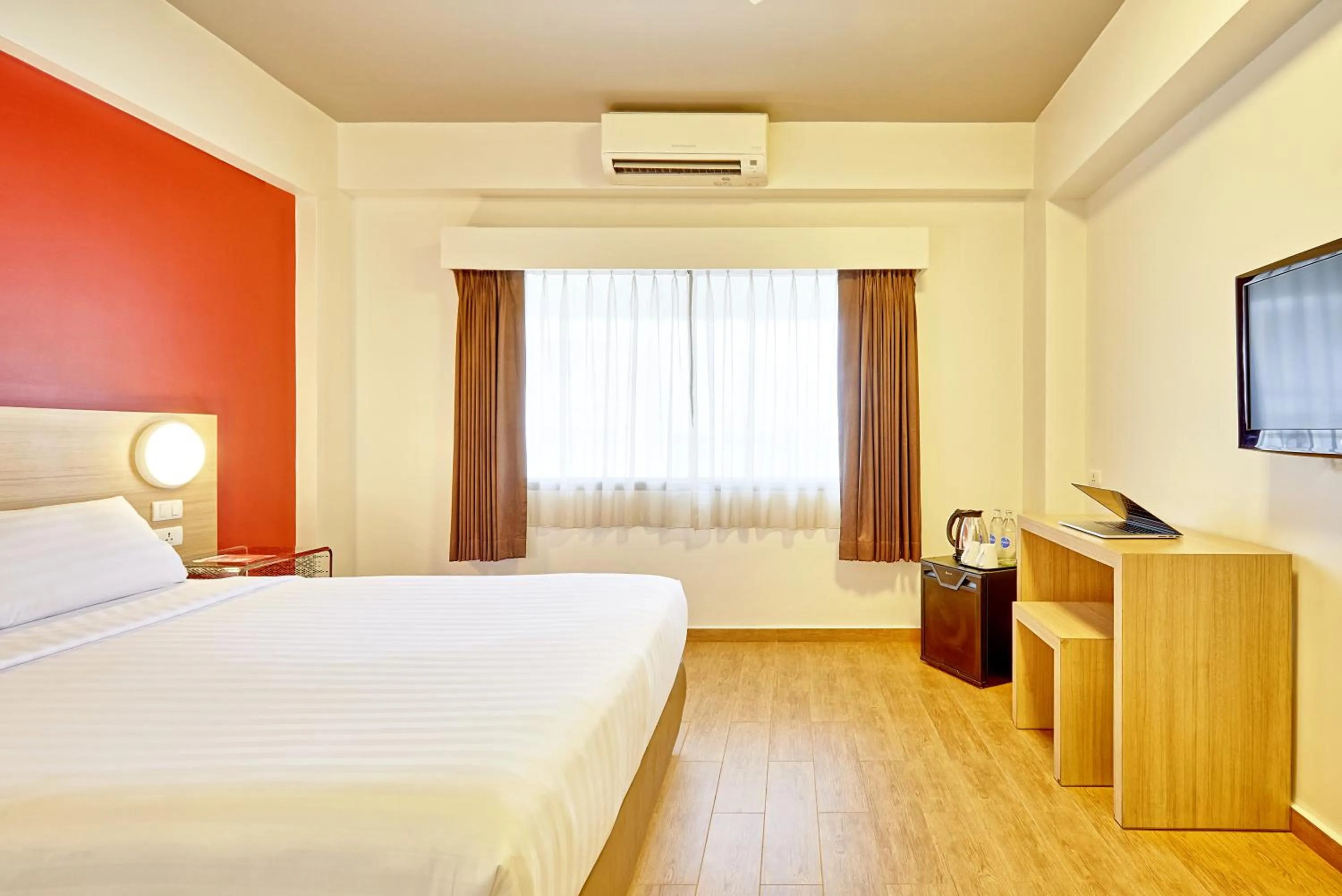 Bedroom, Bed in Easy Planet Hat Yai