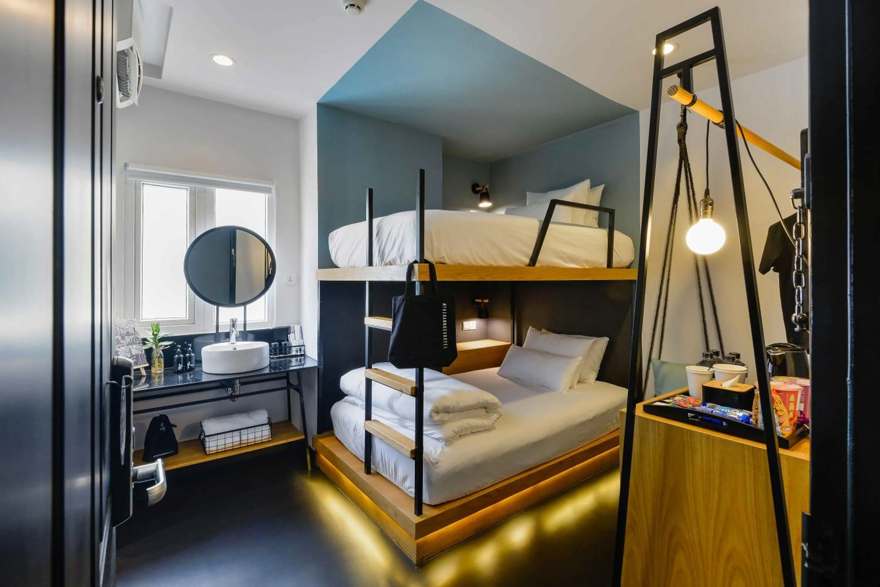 Photo of the whole room, Bed in The Hammock Hotel Fine Arts Museum