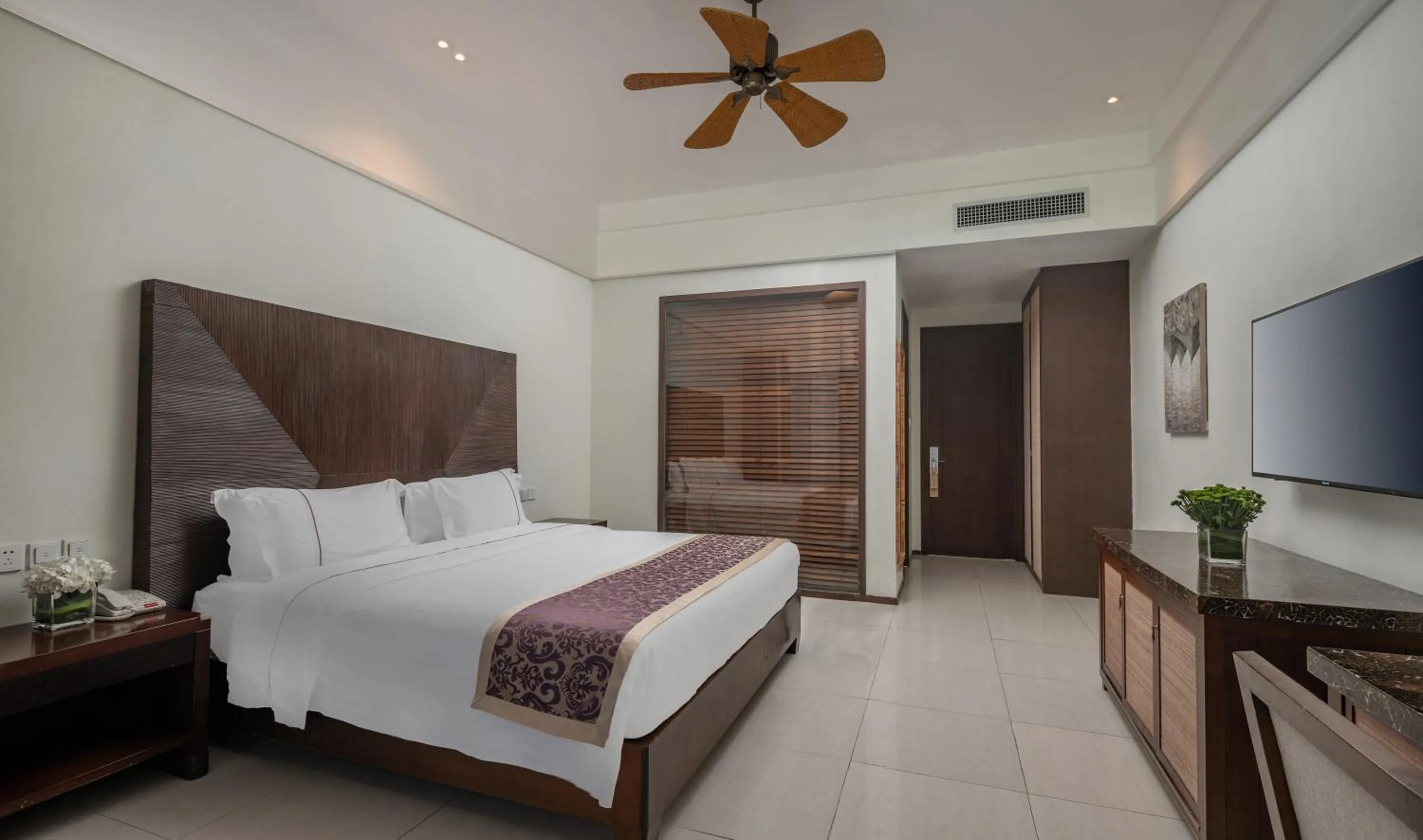 Bedroom, Bed in Yalong Bay Mangrove Tree Resort