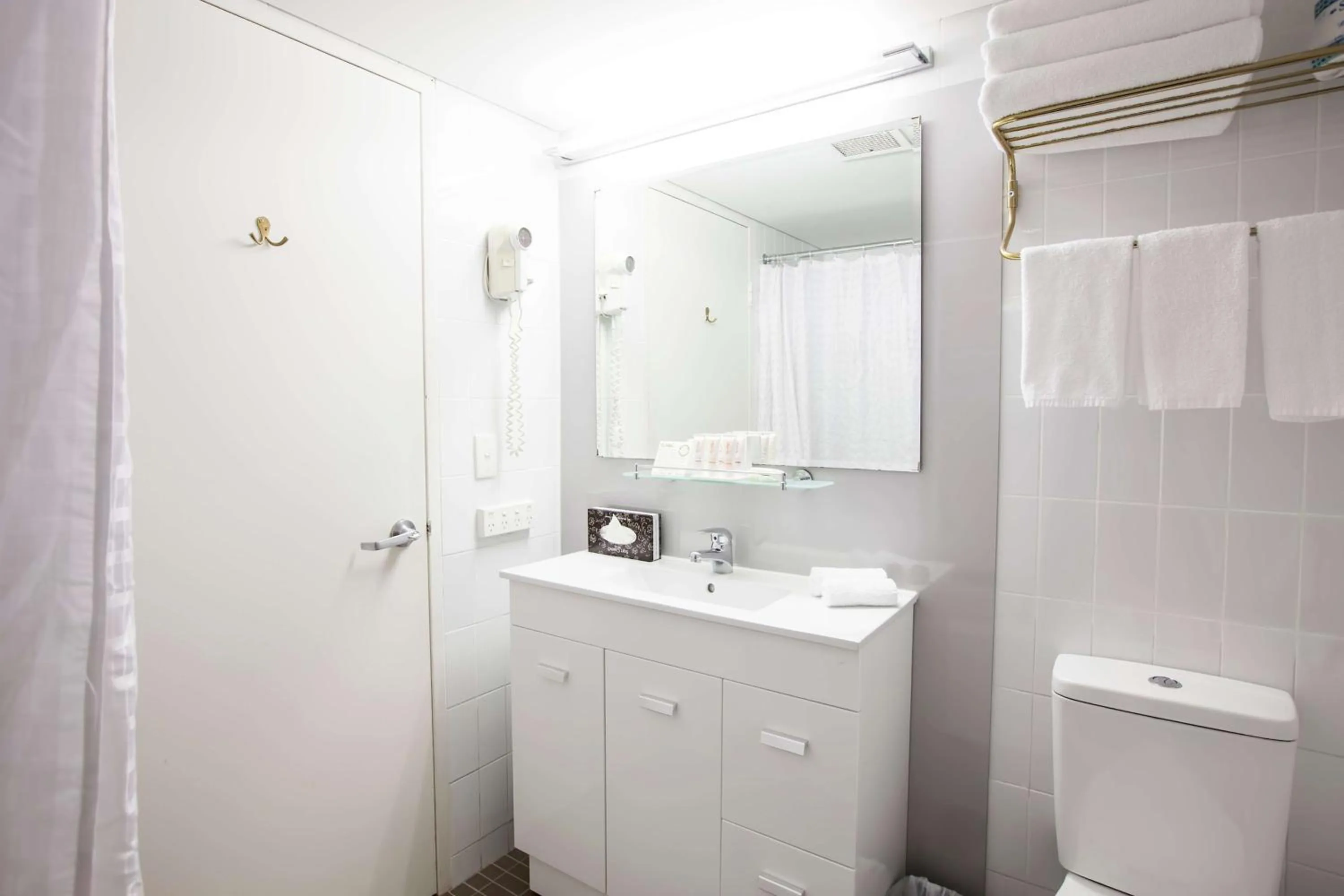 Bathroom in Metro Hotel Marlow Sydney Central