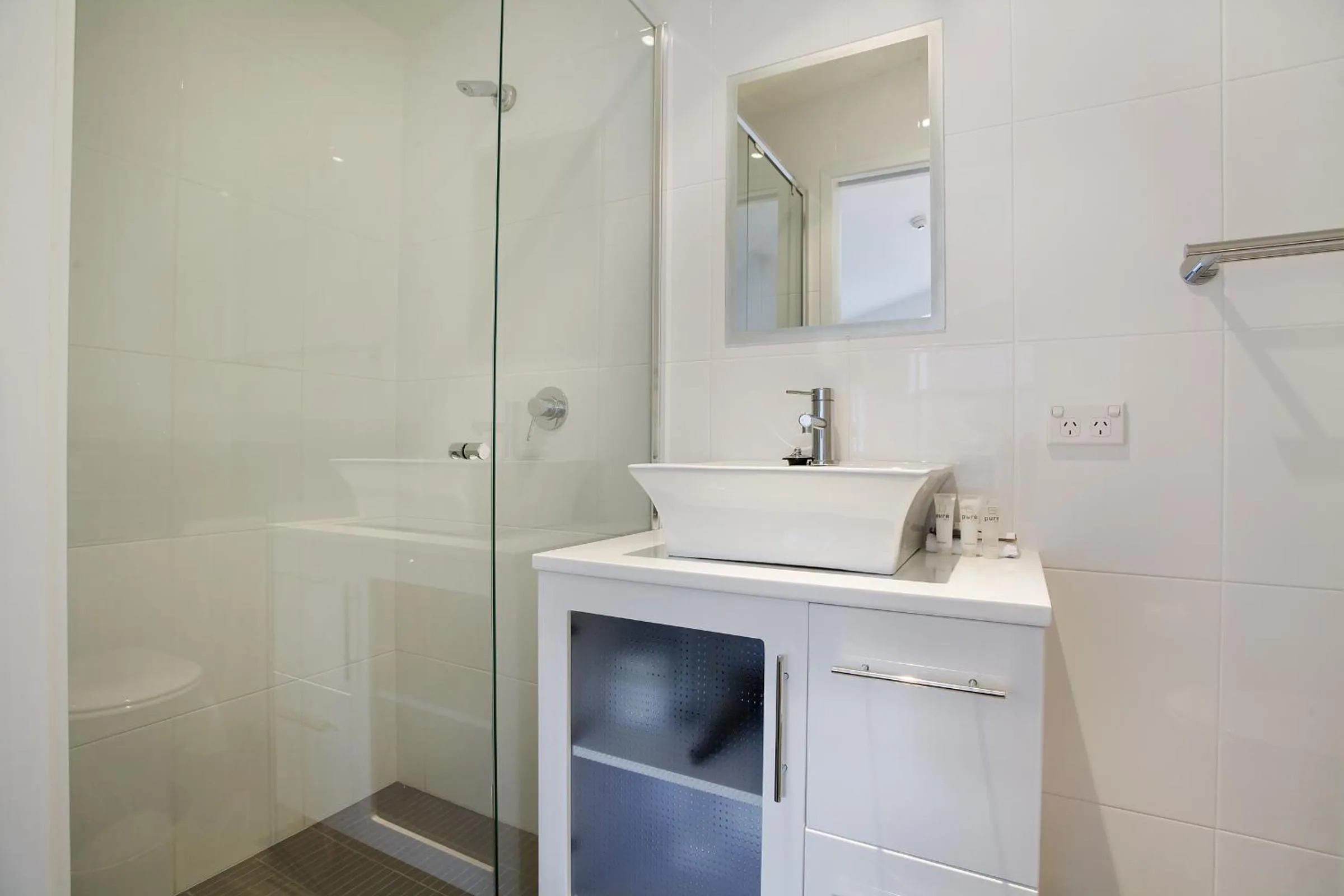 Bathroom in Snowgoose Apartments