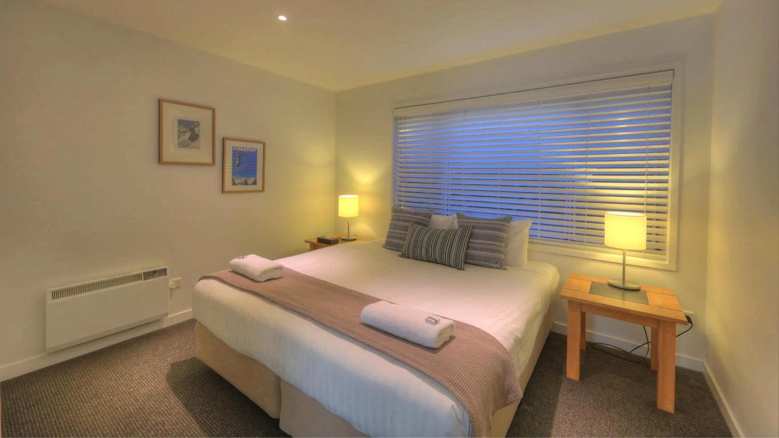 Bedroom, Bed in Snowgoose Apartments