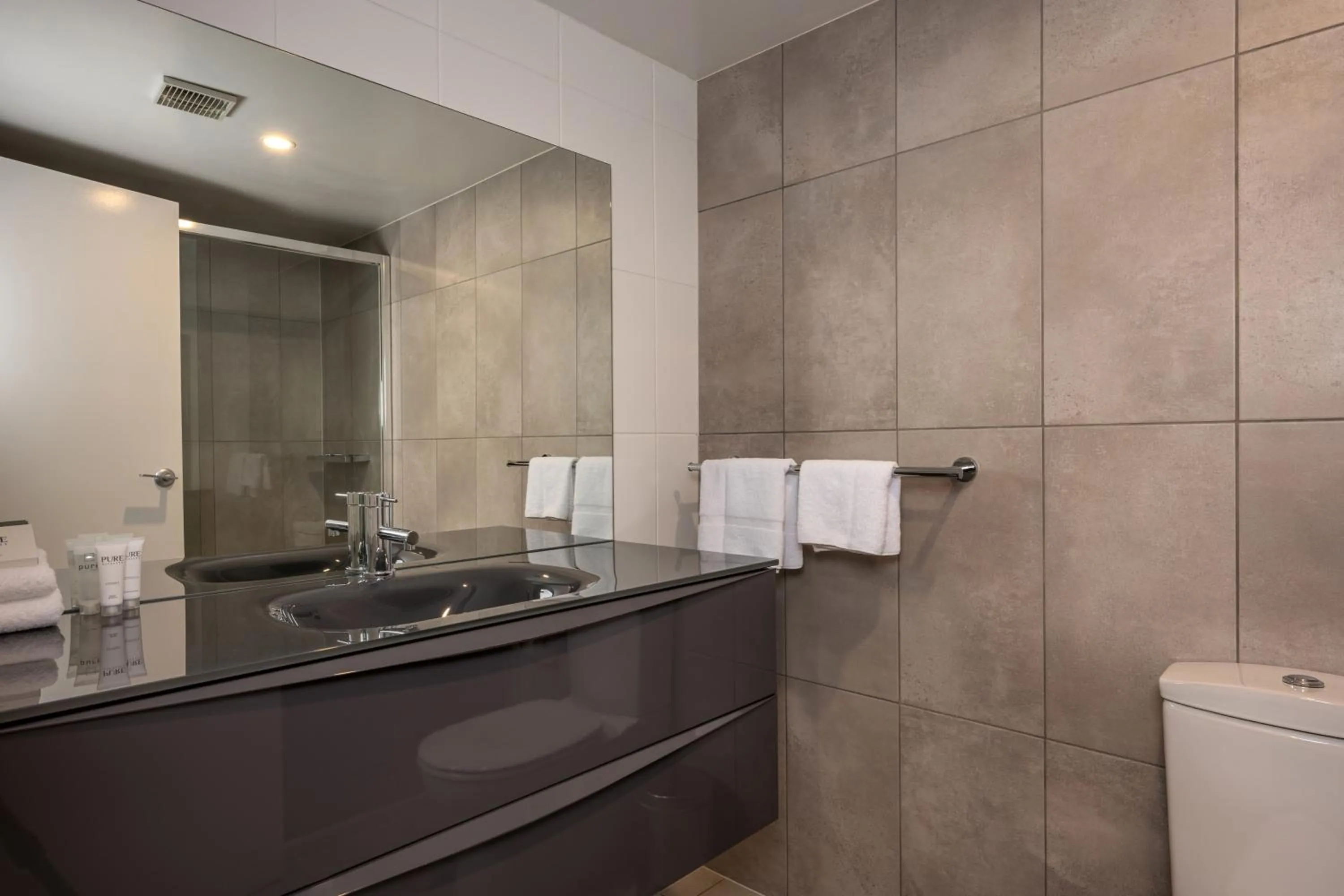 Bathroom in Snowgoose Apartments