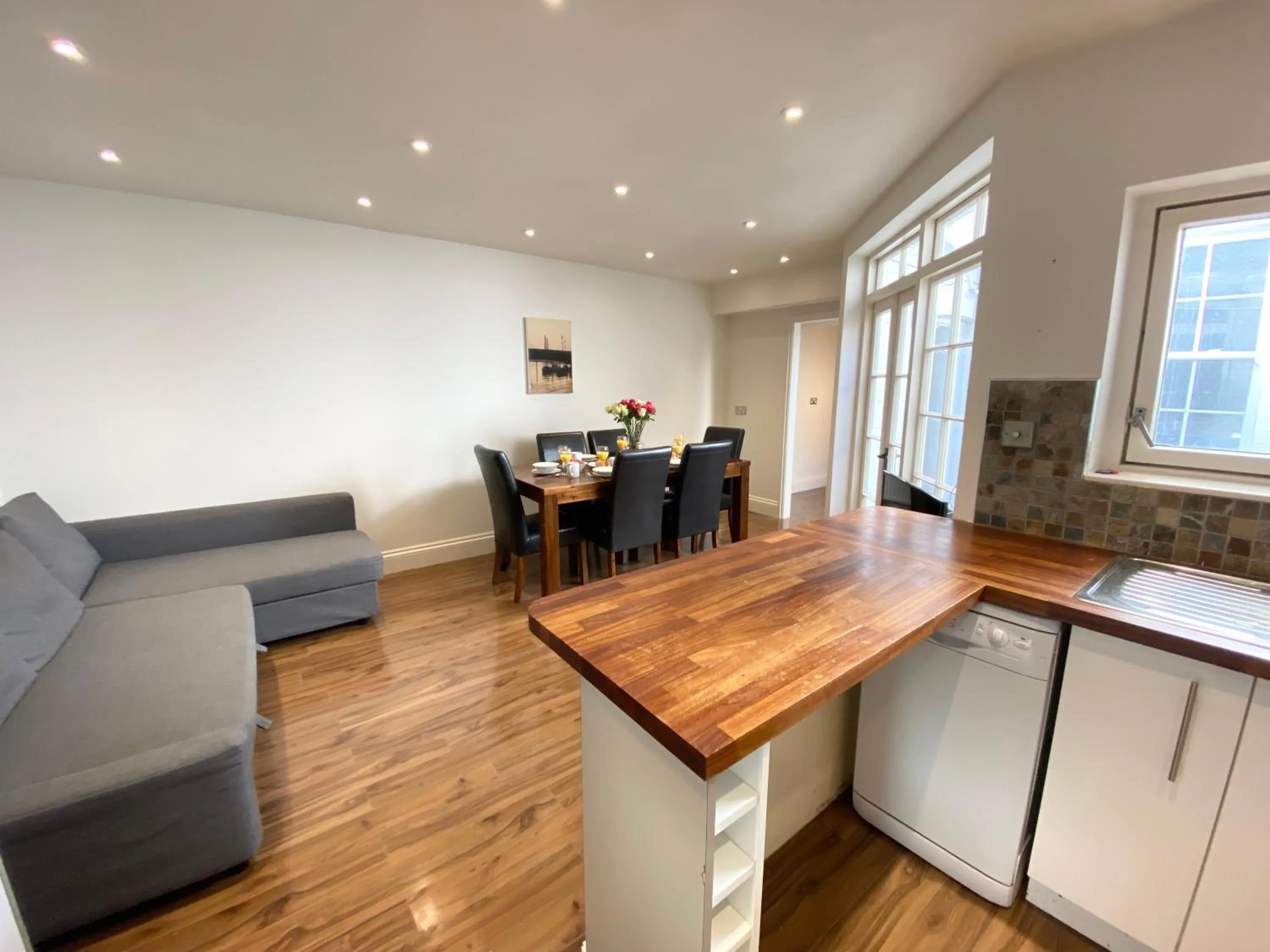 Kitchen or kitchenette in Stylish Maisonette and Studio in Victoria