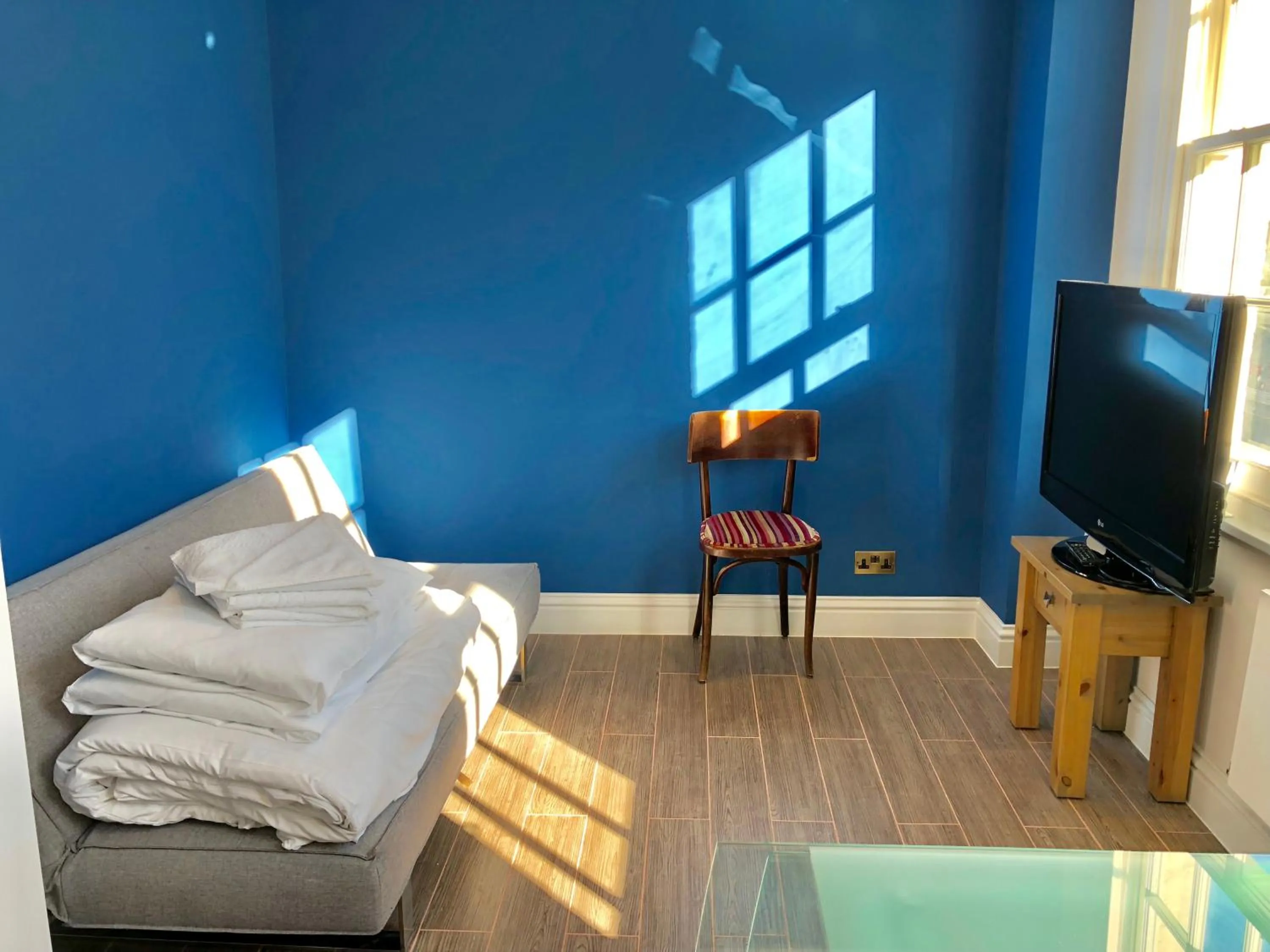 Bed in Stylish Maisonette and Studio in Victoria