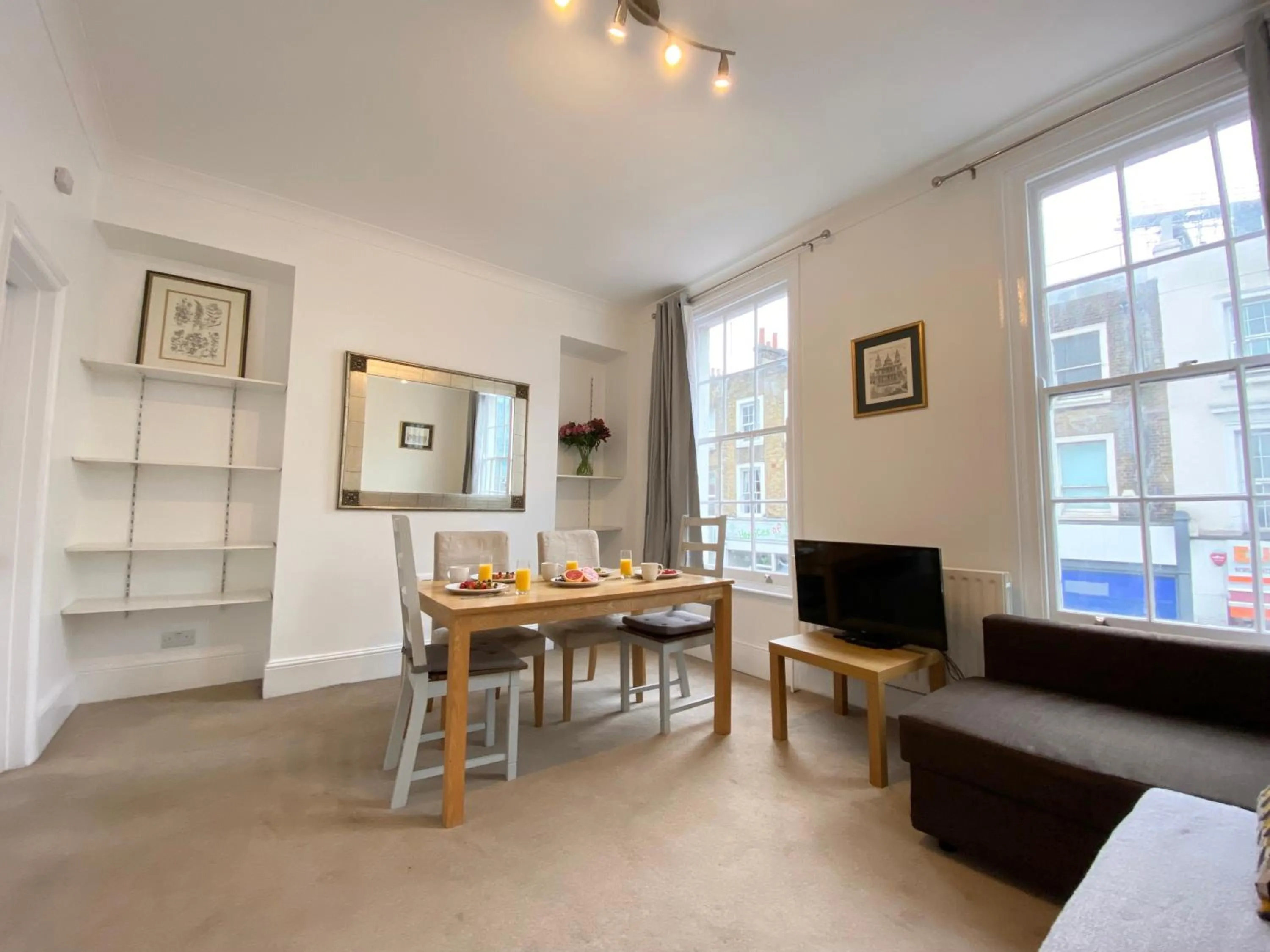 Living room in Stylish Maisonette and Studio in Victoria