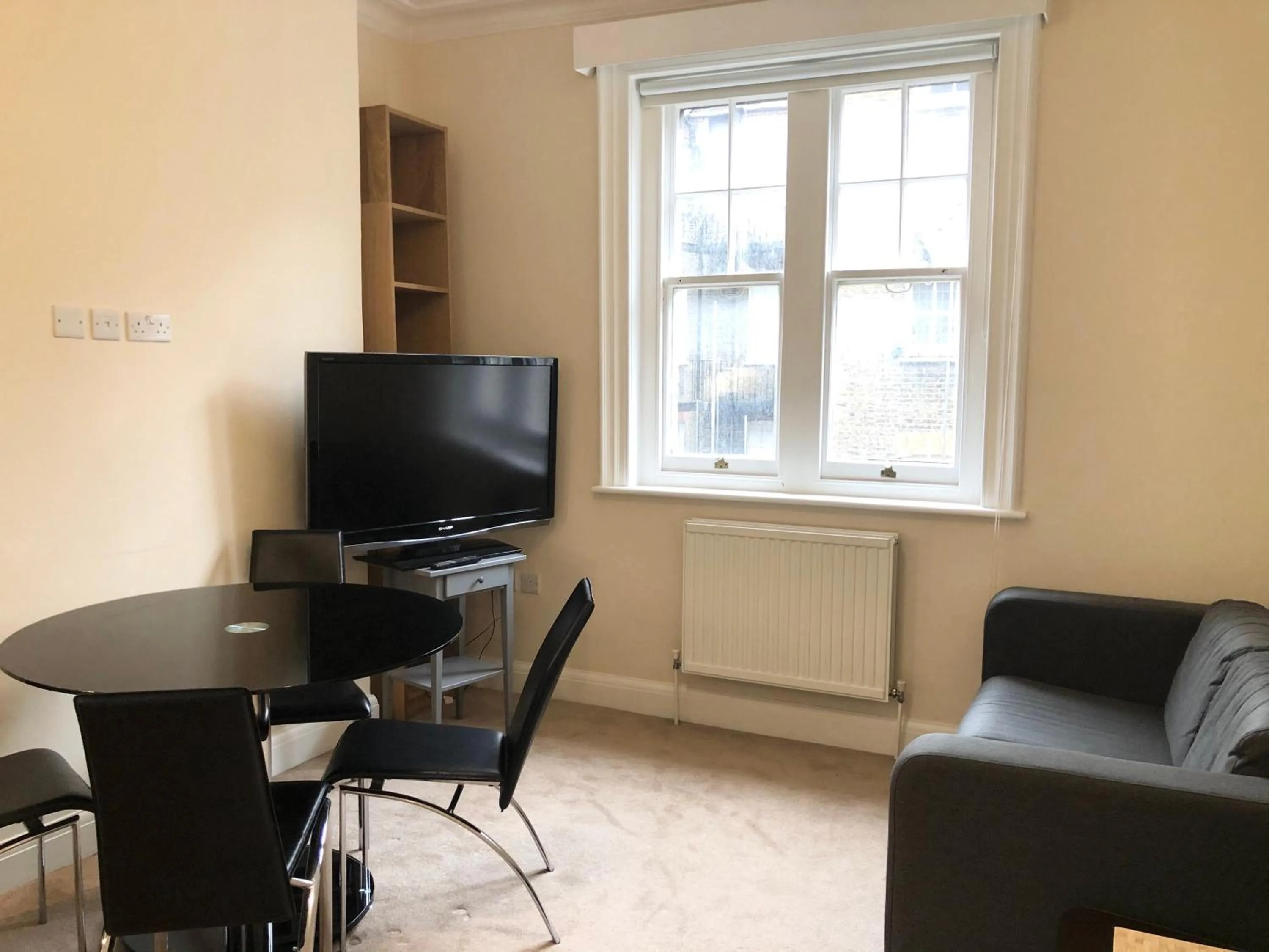 TV and multimedia in Stylish Maisonette and Studio in Victoria