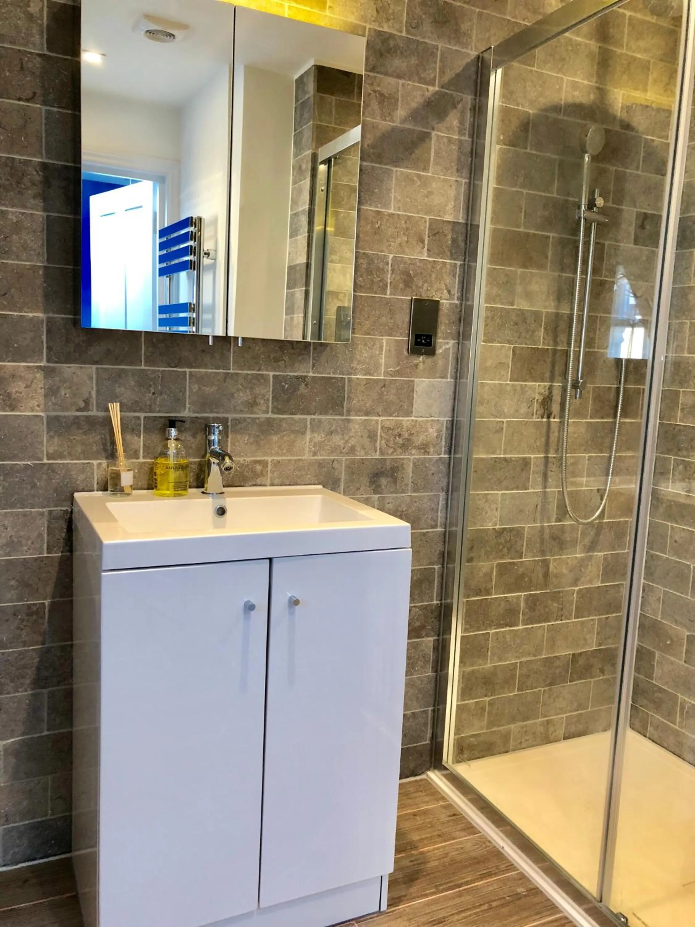 Shower in Stylish Maisonette and Studio in Victoria