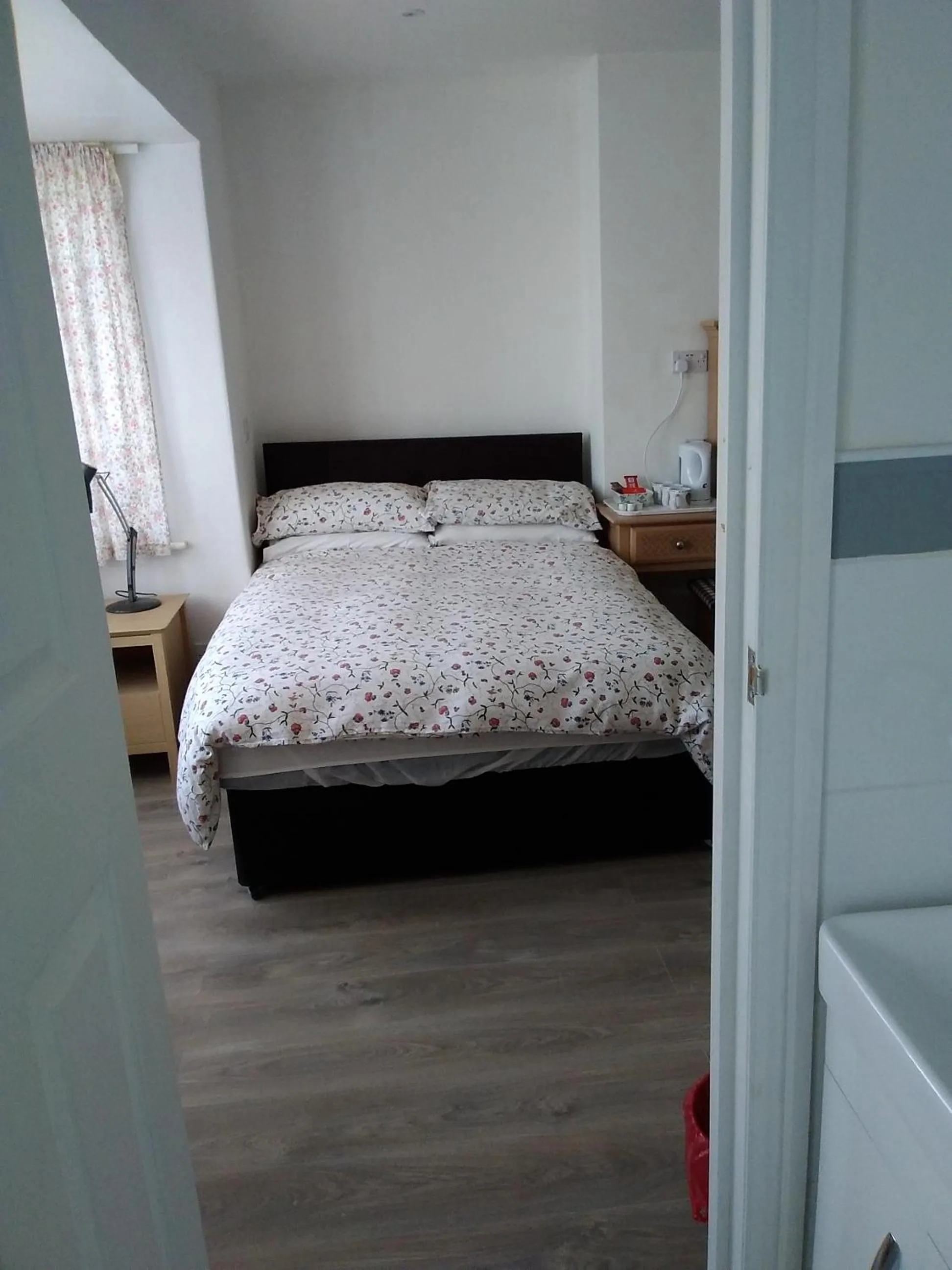 Bedroom, Bed in Shenandoah House
