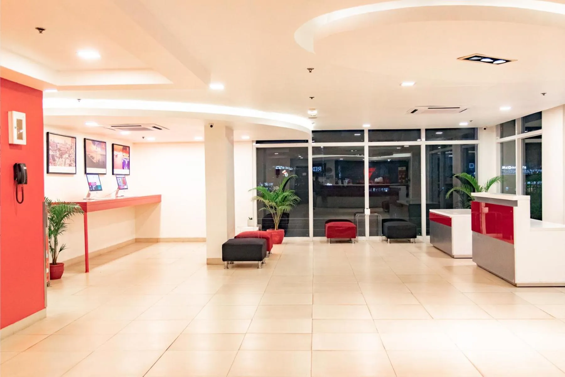 Lobby or reception in Red Planet Clark Angeles City