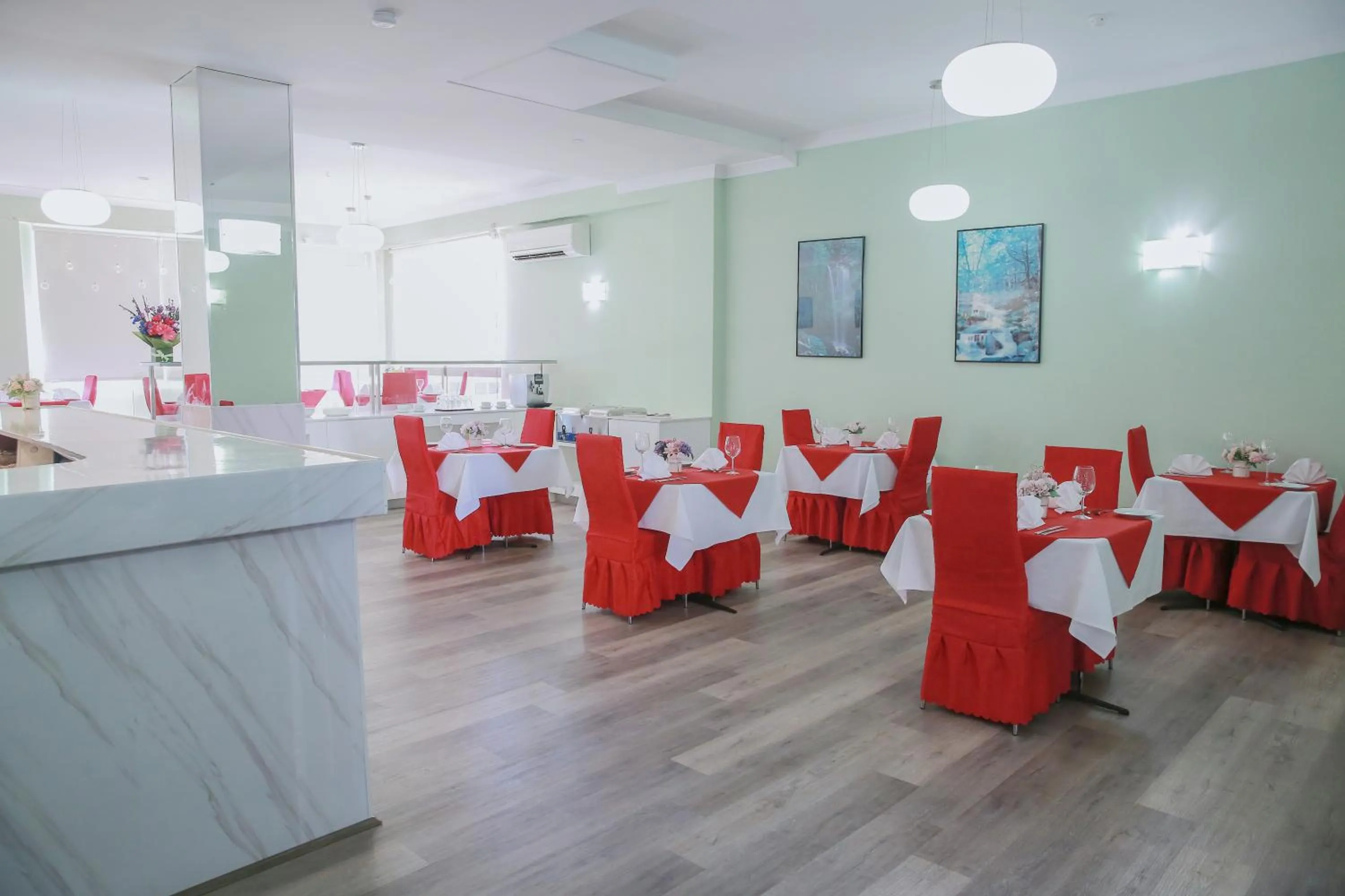 Restaurant/places to eat in Ryde Inn