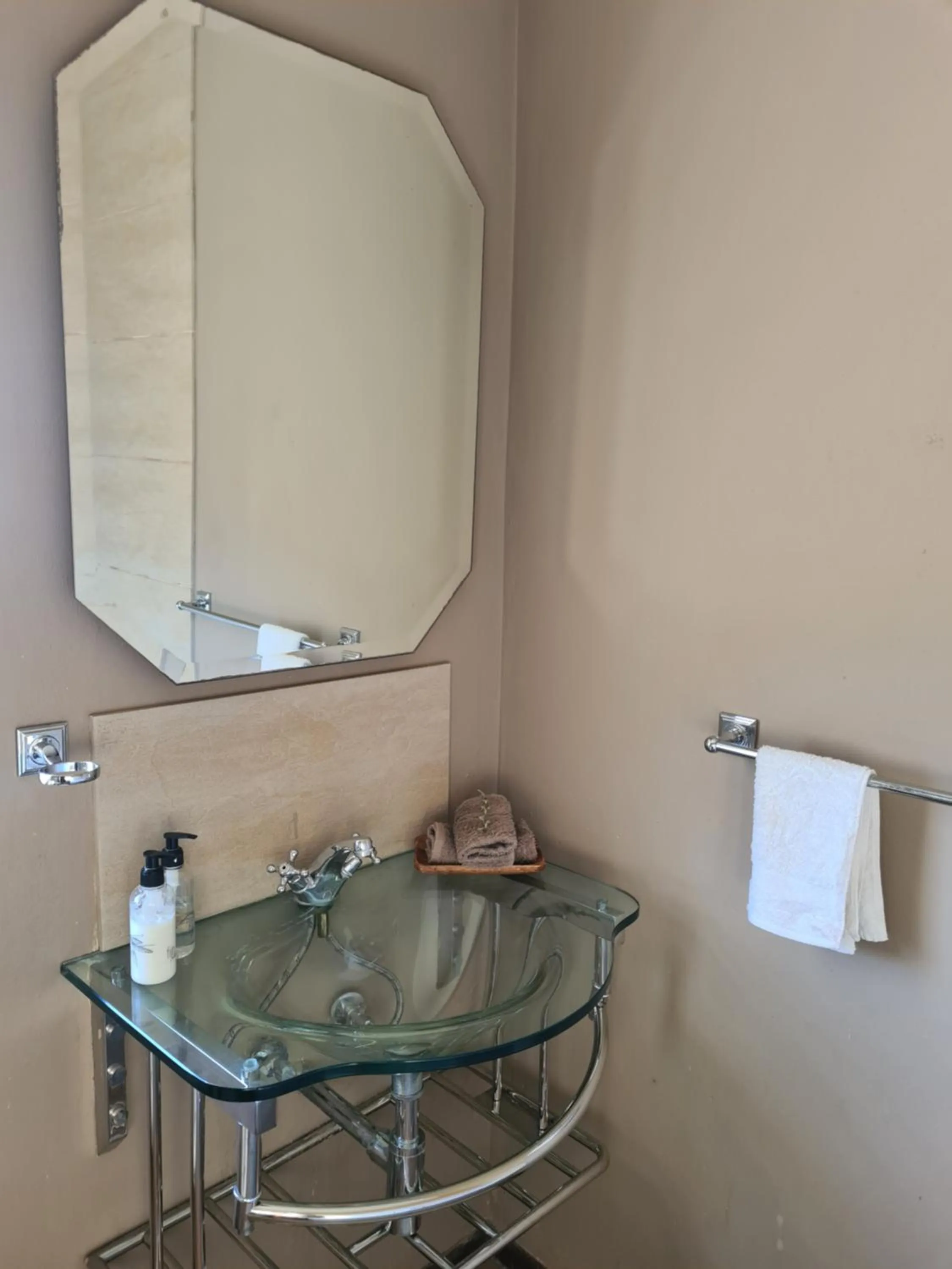 Bathroom in African Game Lodge