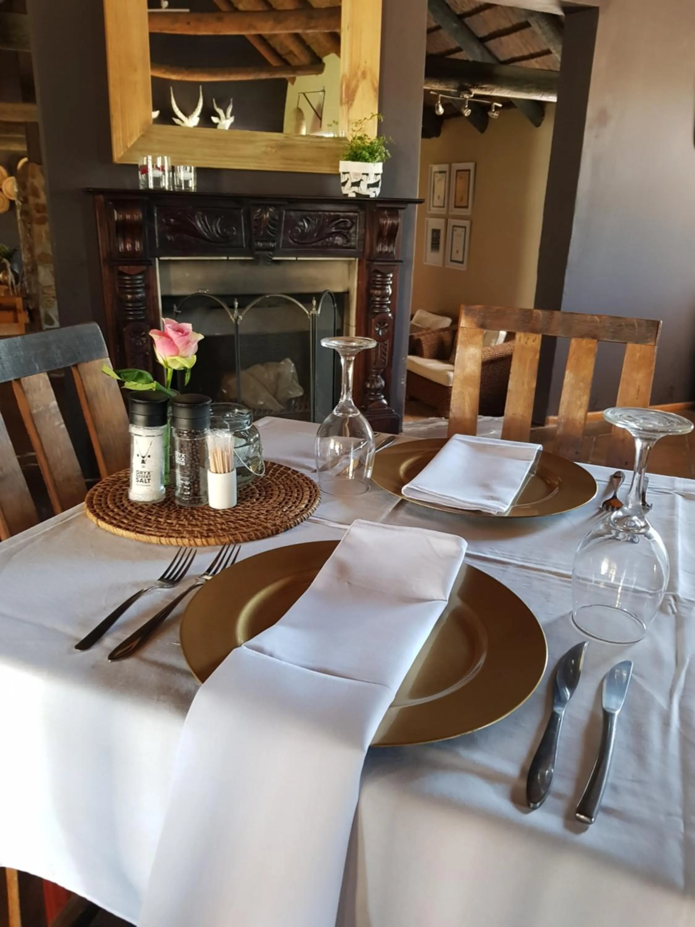 Dining area in African Game Lodge