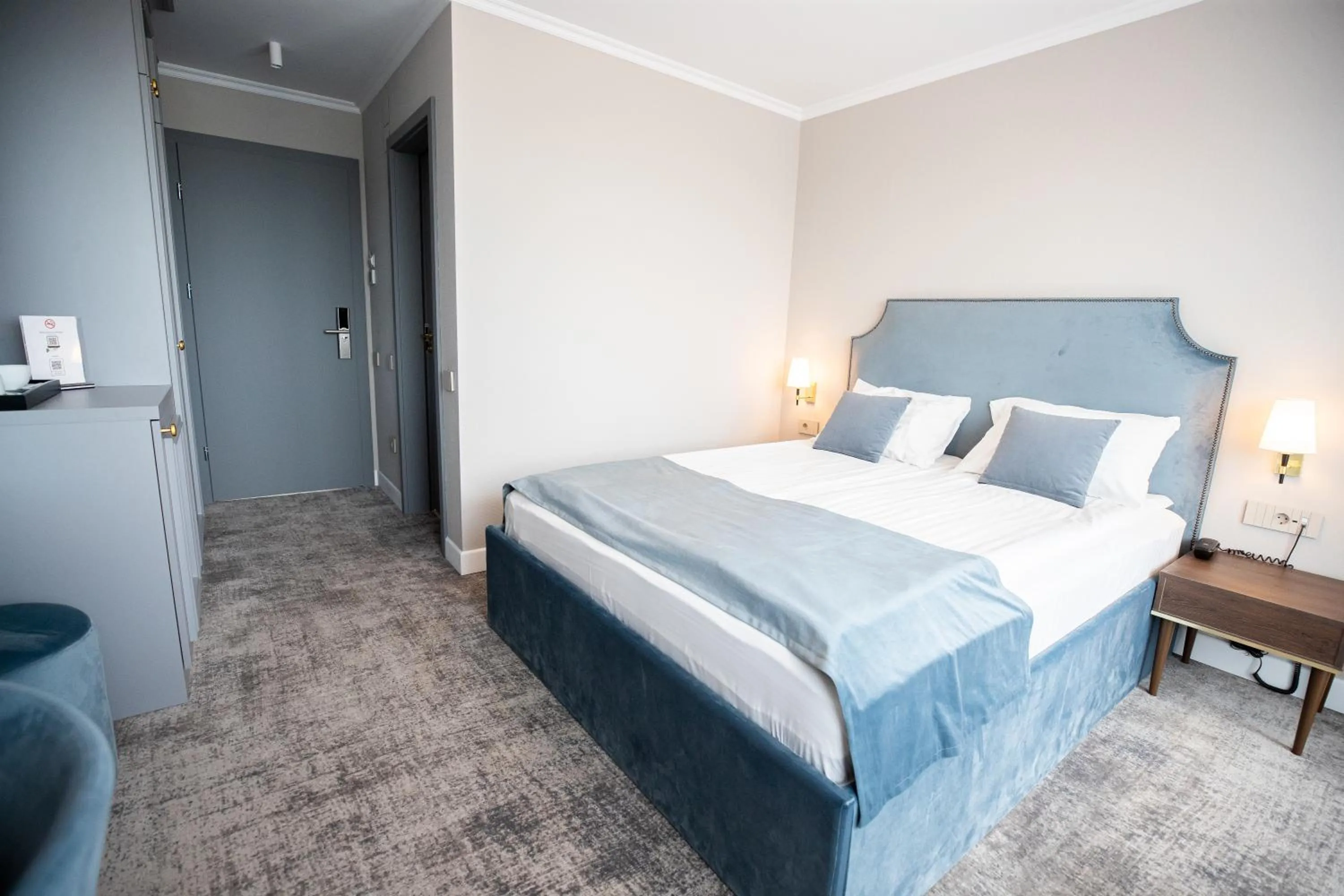 Photo of the whole room, Bed in Hotel Meridian