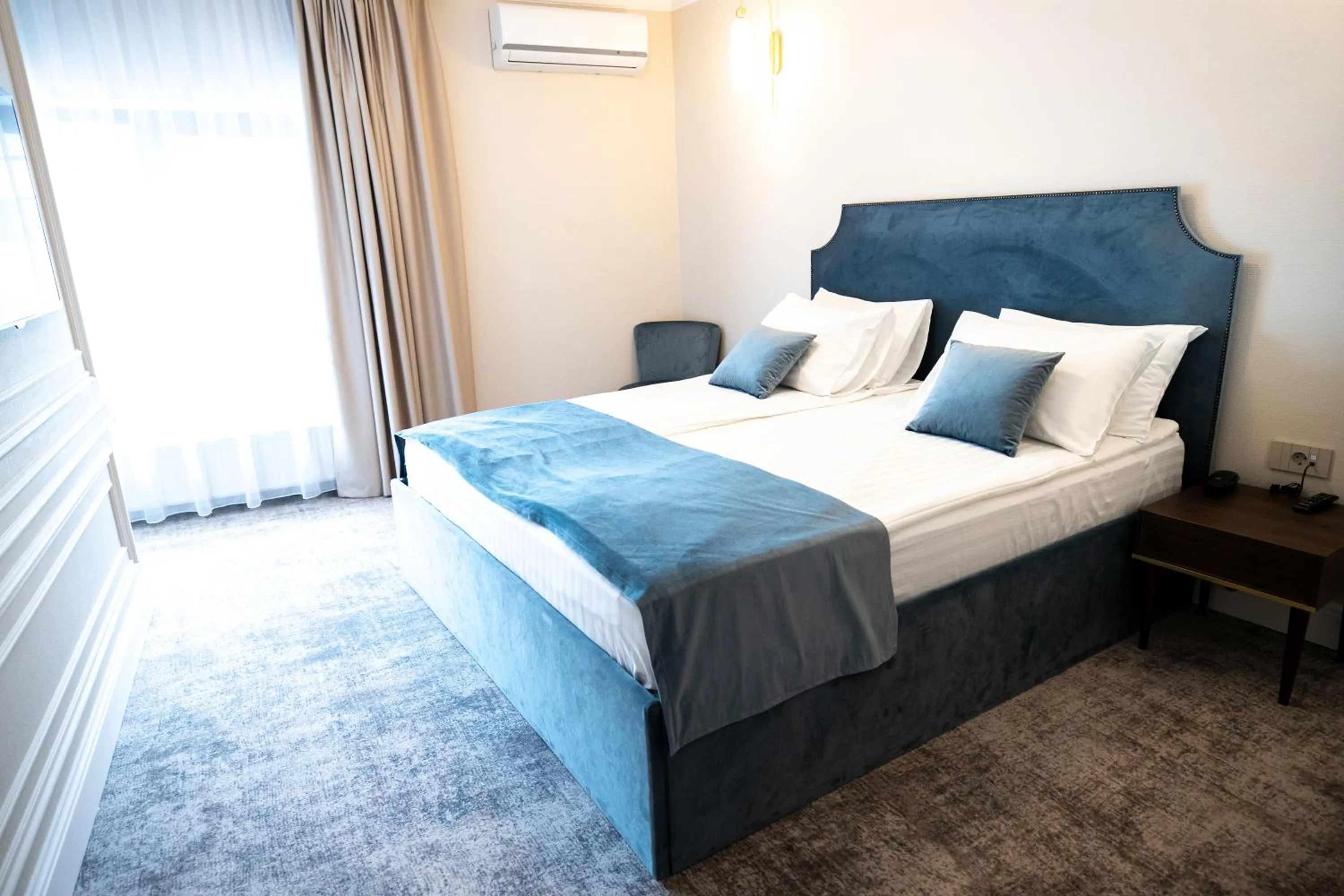 Bedroom, Bed in Hotel Meridian