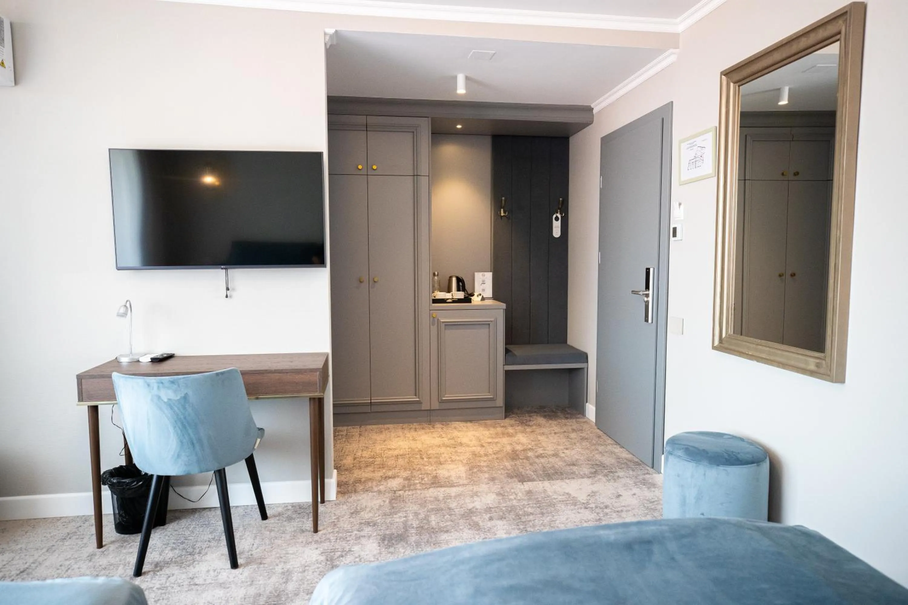 Photo of the whole room in Hotel Meridian