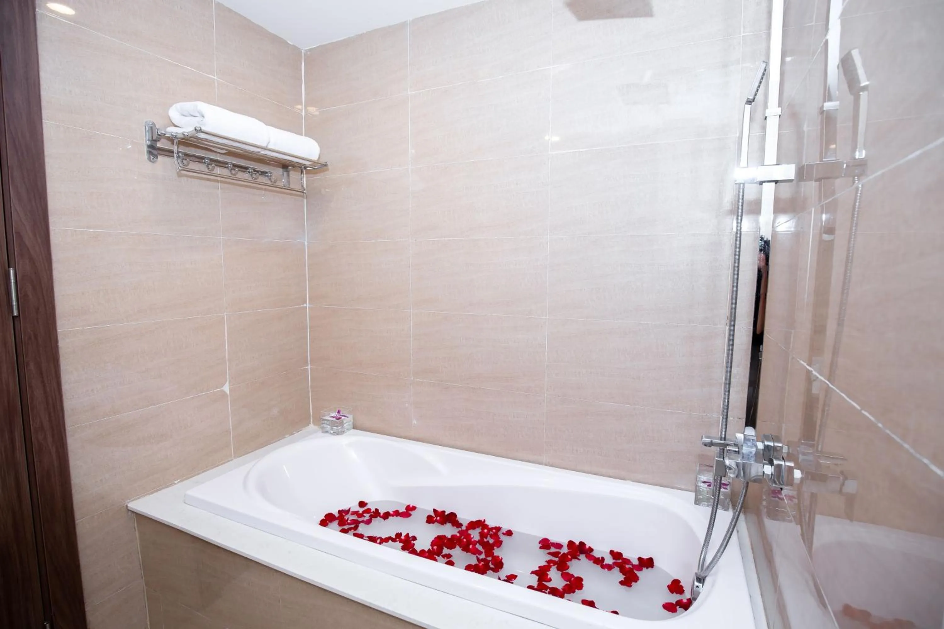 Bath in Muong Thanh Sapa Hotel