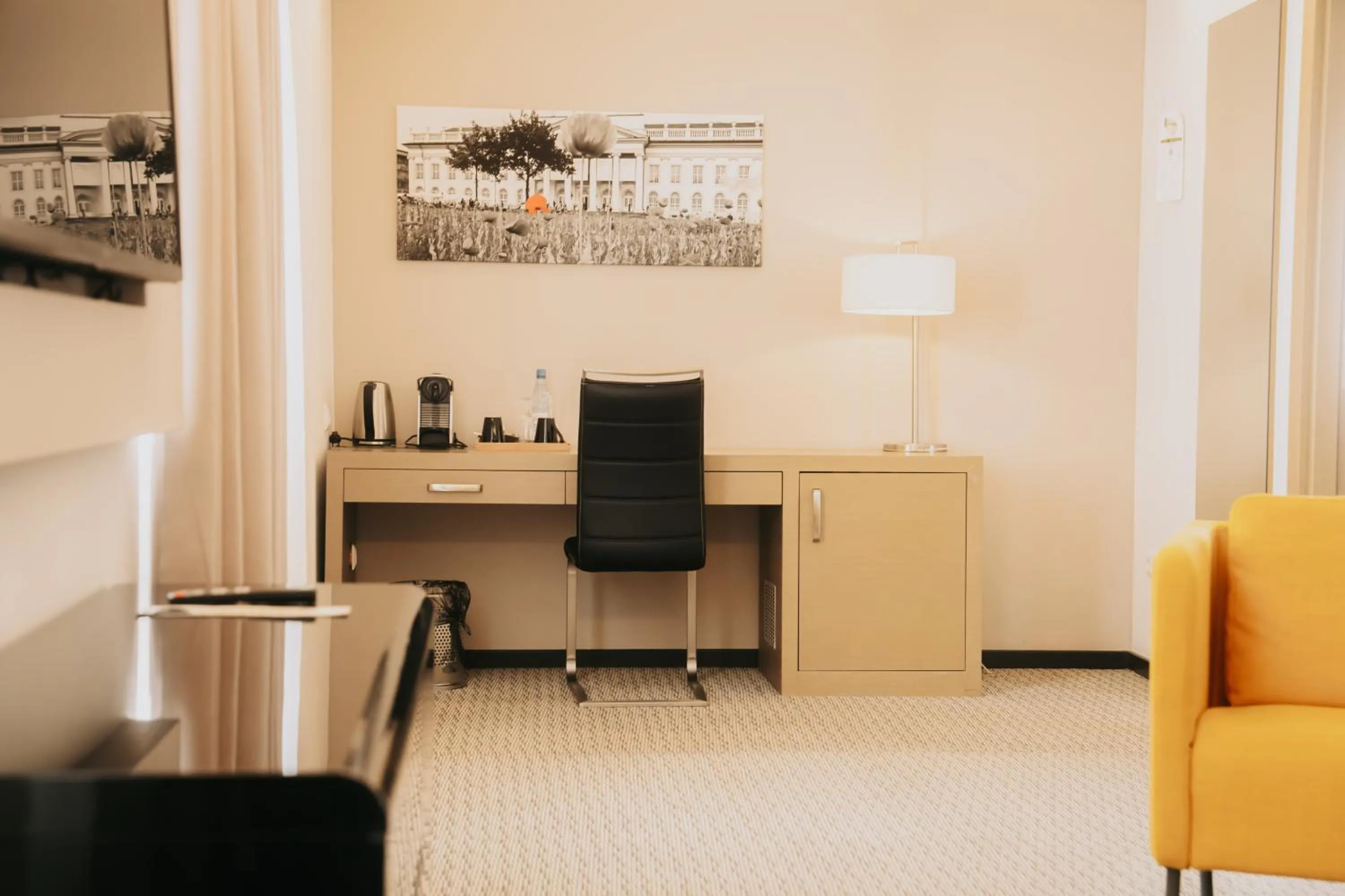 Living room in Golden Tulip Kassel Hotel Reiss