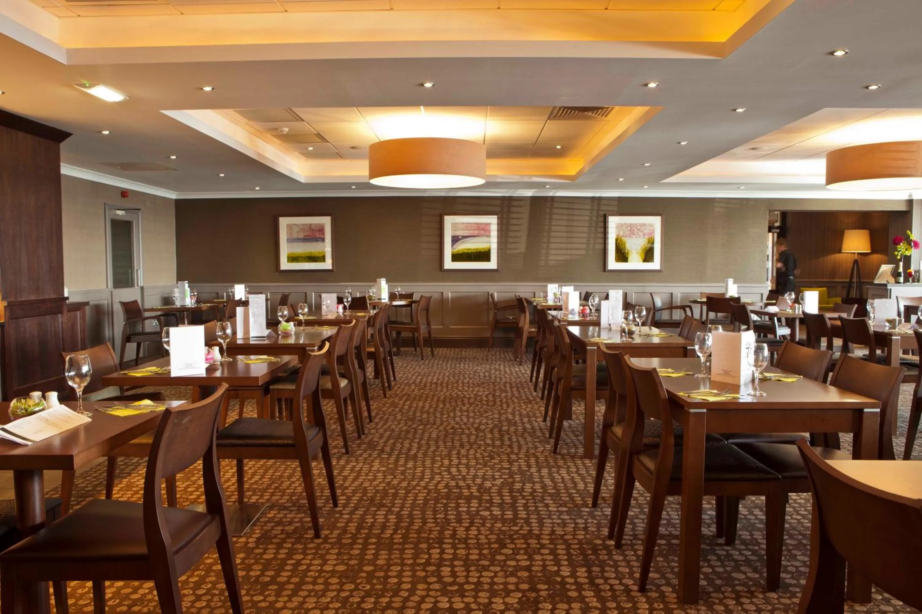 Restaurant/places to eat in St Ives Hotel