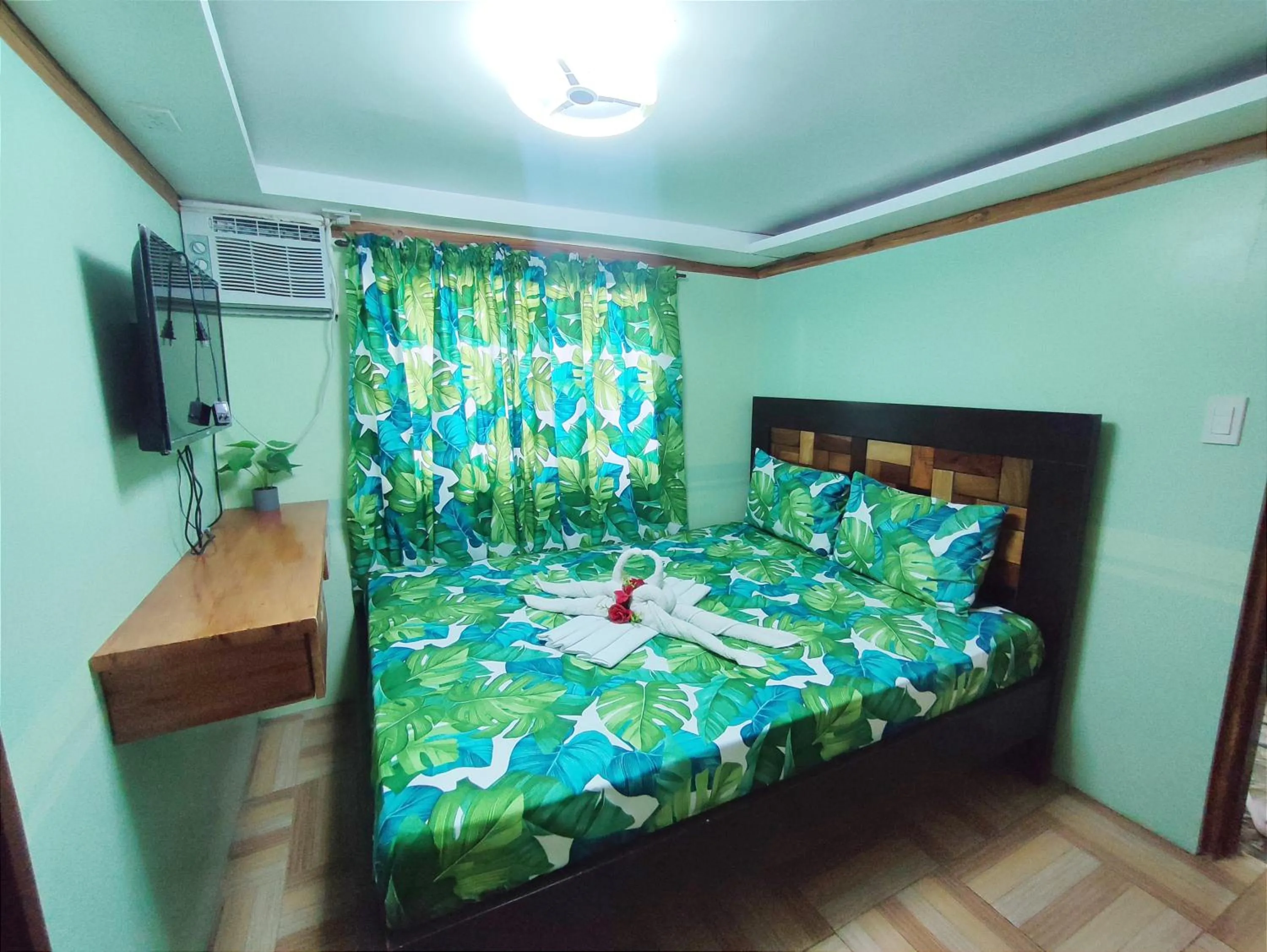 Bed in Blue Lagoon Inn and Restaurant, Pagudpud