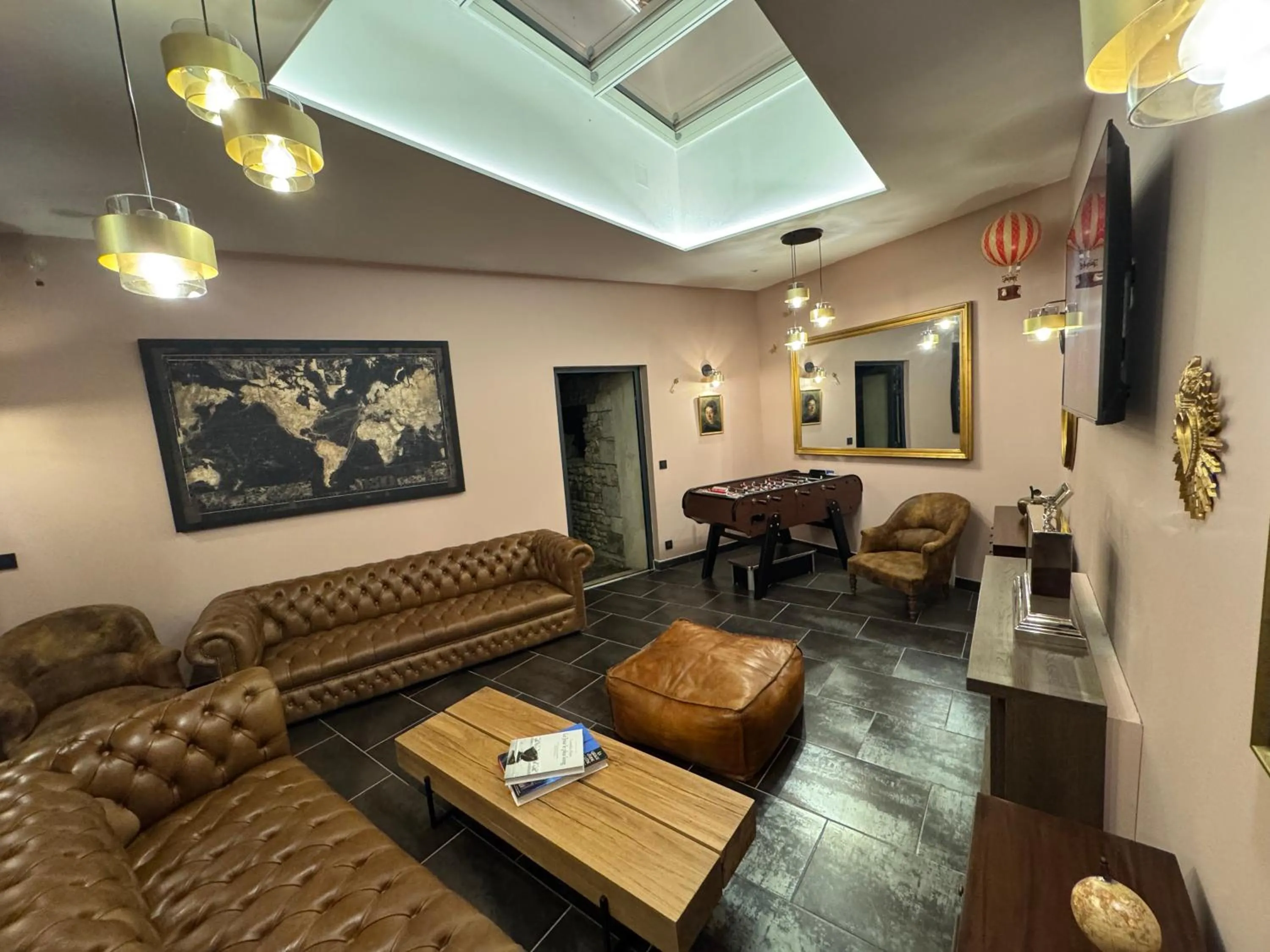 Communal lounge/ TV room in Aggarthi Bed and Breakfast