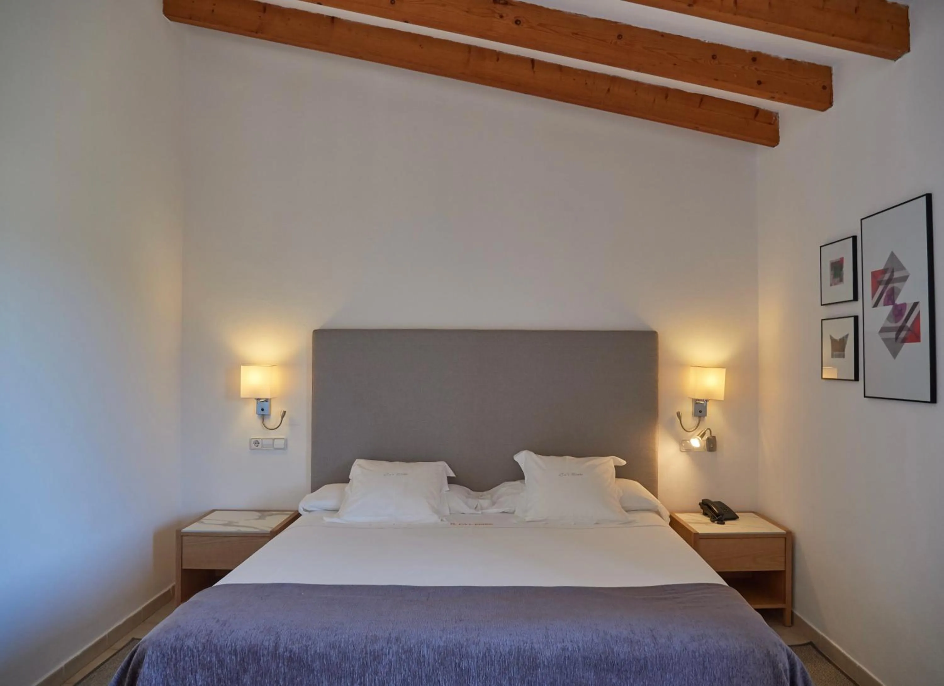 Bed in Hotel Ca'l Bisbe