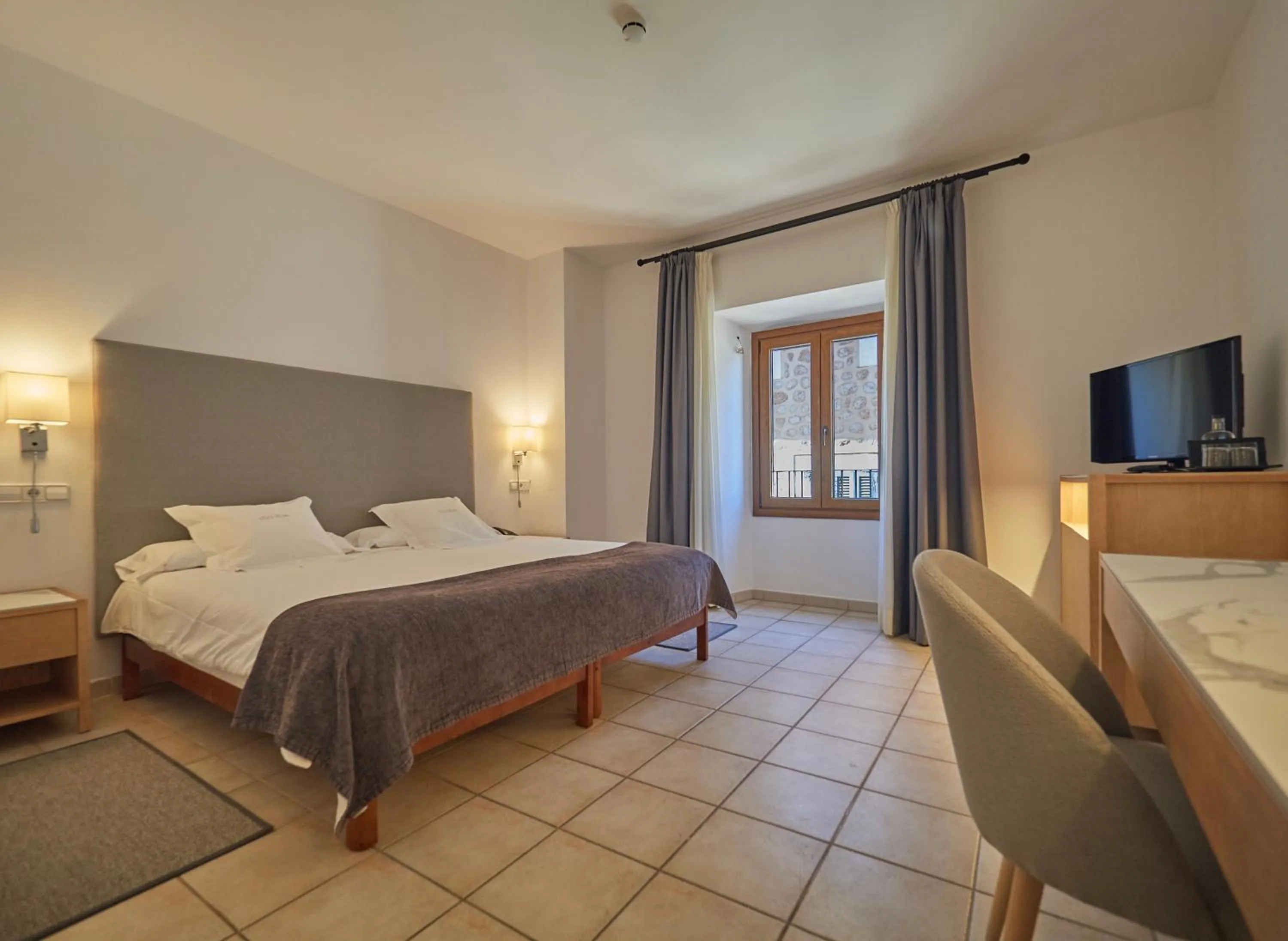 Bed in Hotel Ca'l Bisbe