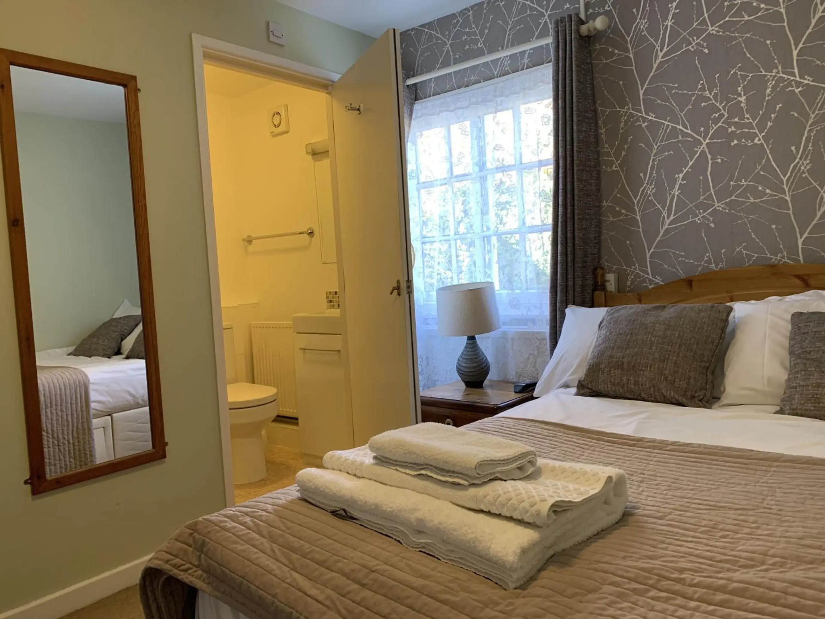 Standard Double Room - single occupancy in The White Hart Country Inn Standard Double Room - single occupancy in The White Hart Country Inn