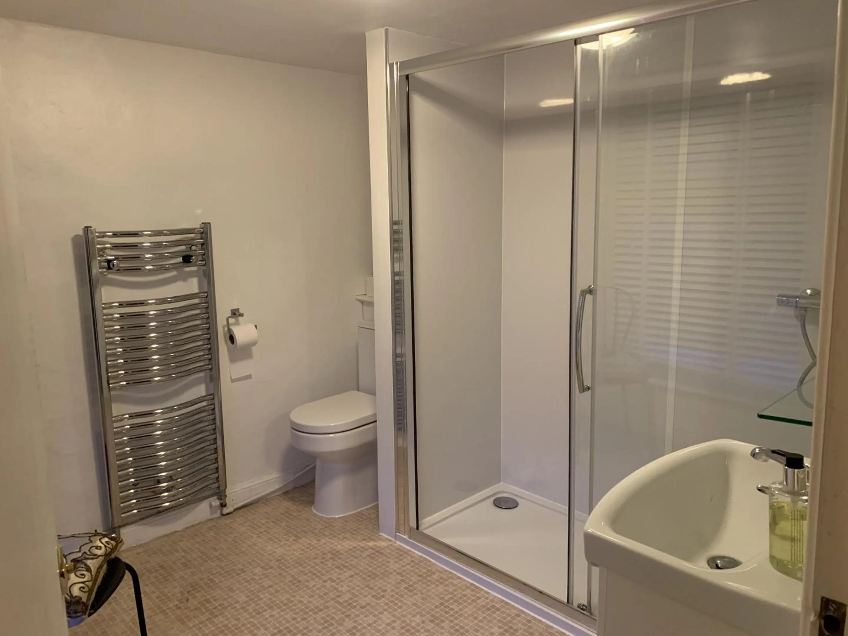 Bathroom in The White Hart Country Inn