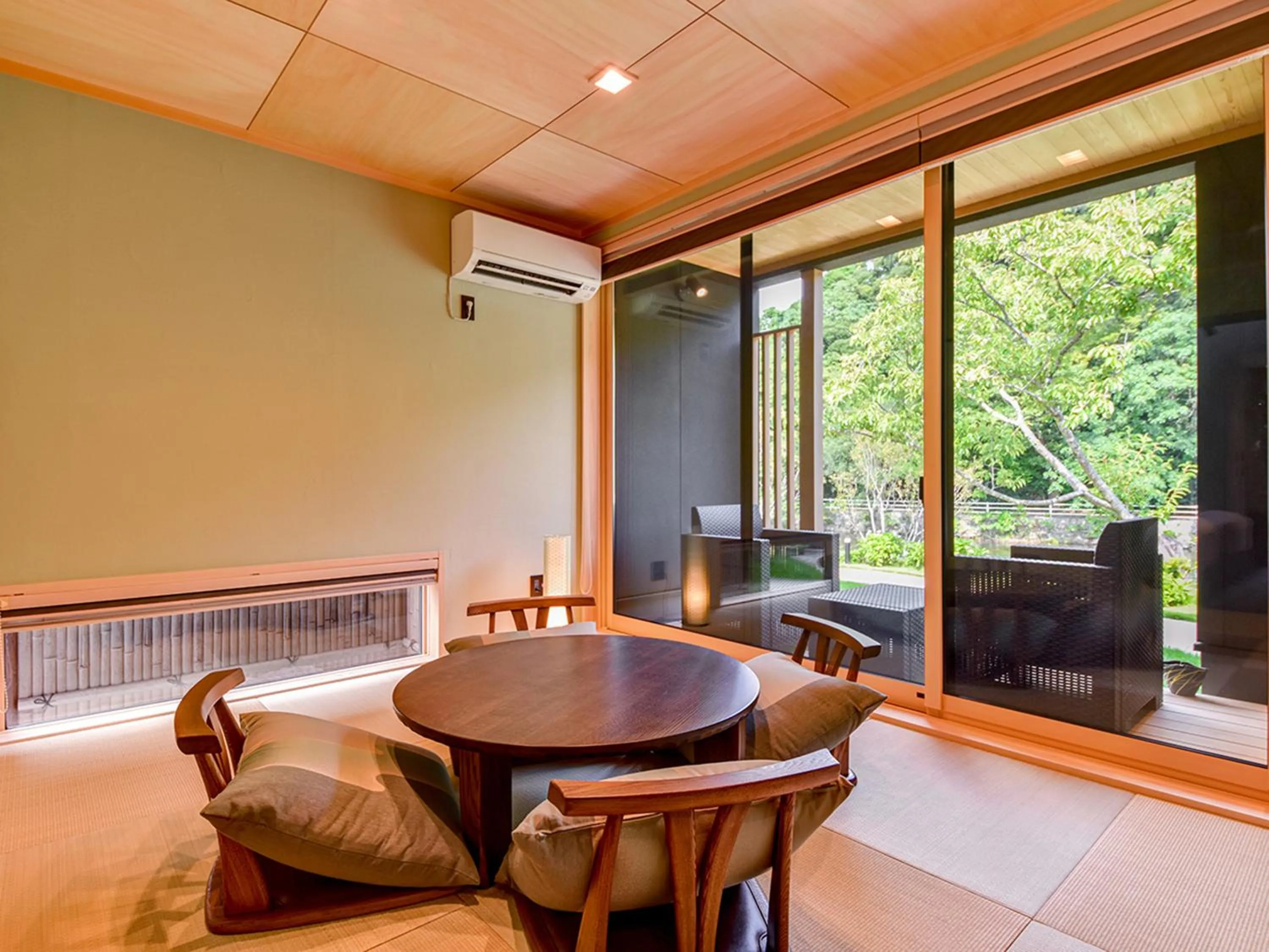 Photo of the whole room in Auberge Yusura