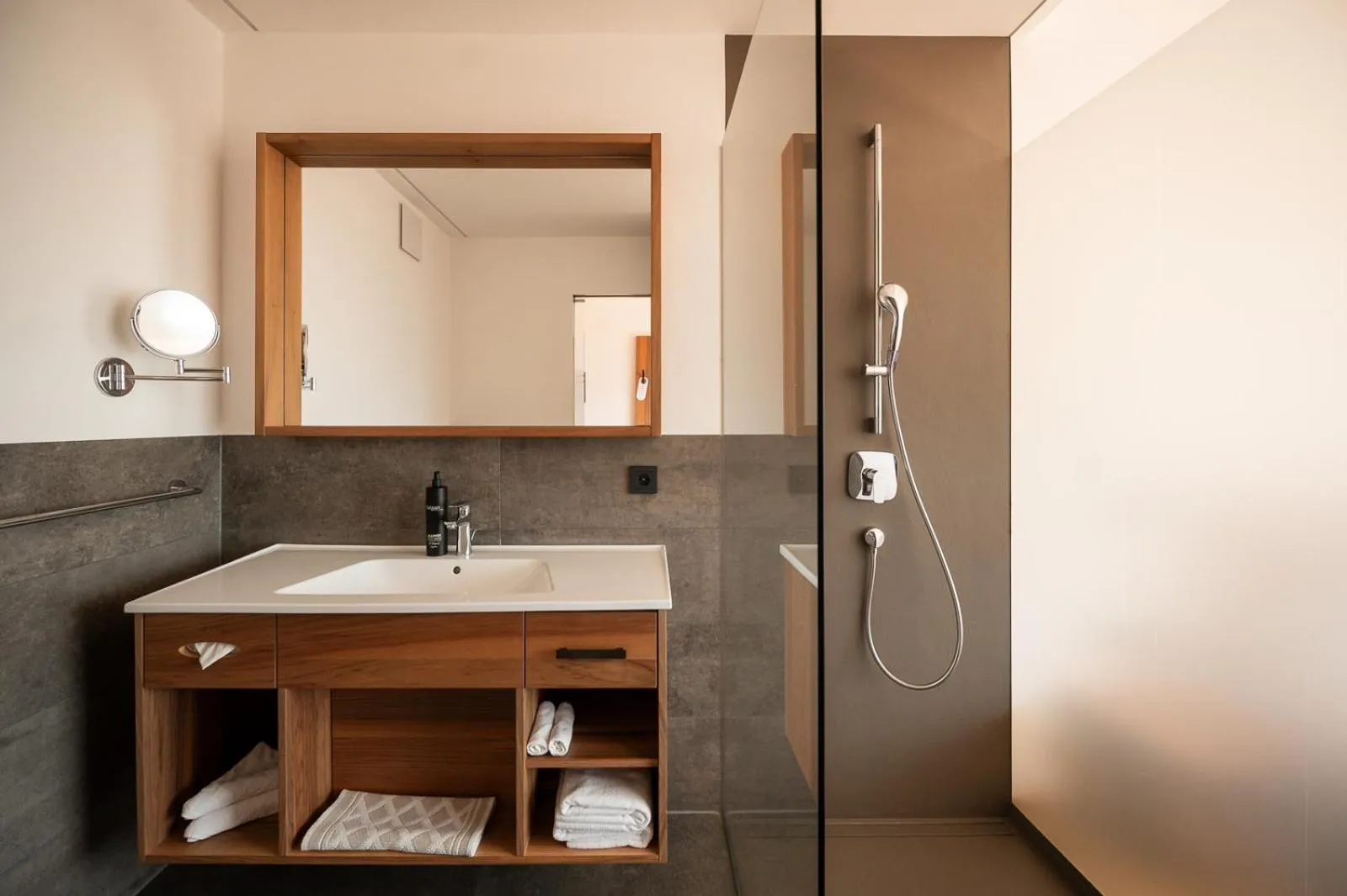 Shower in Hotel Salgart