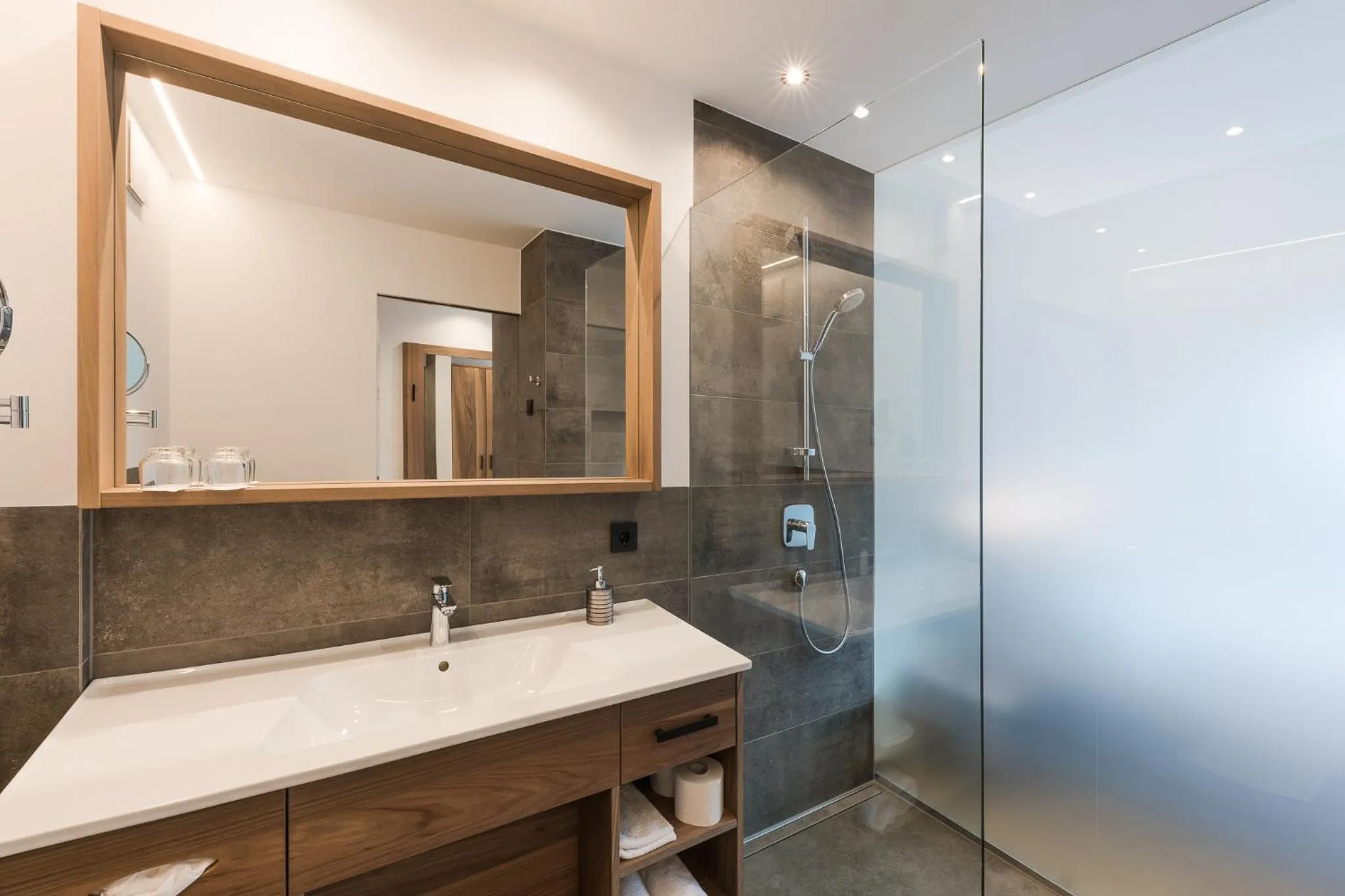 Shower in Hotel Salgart