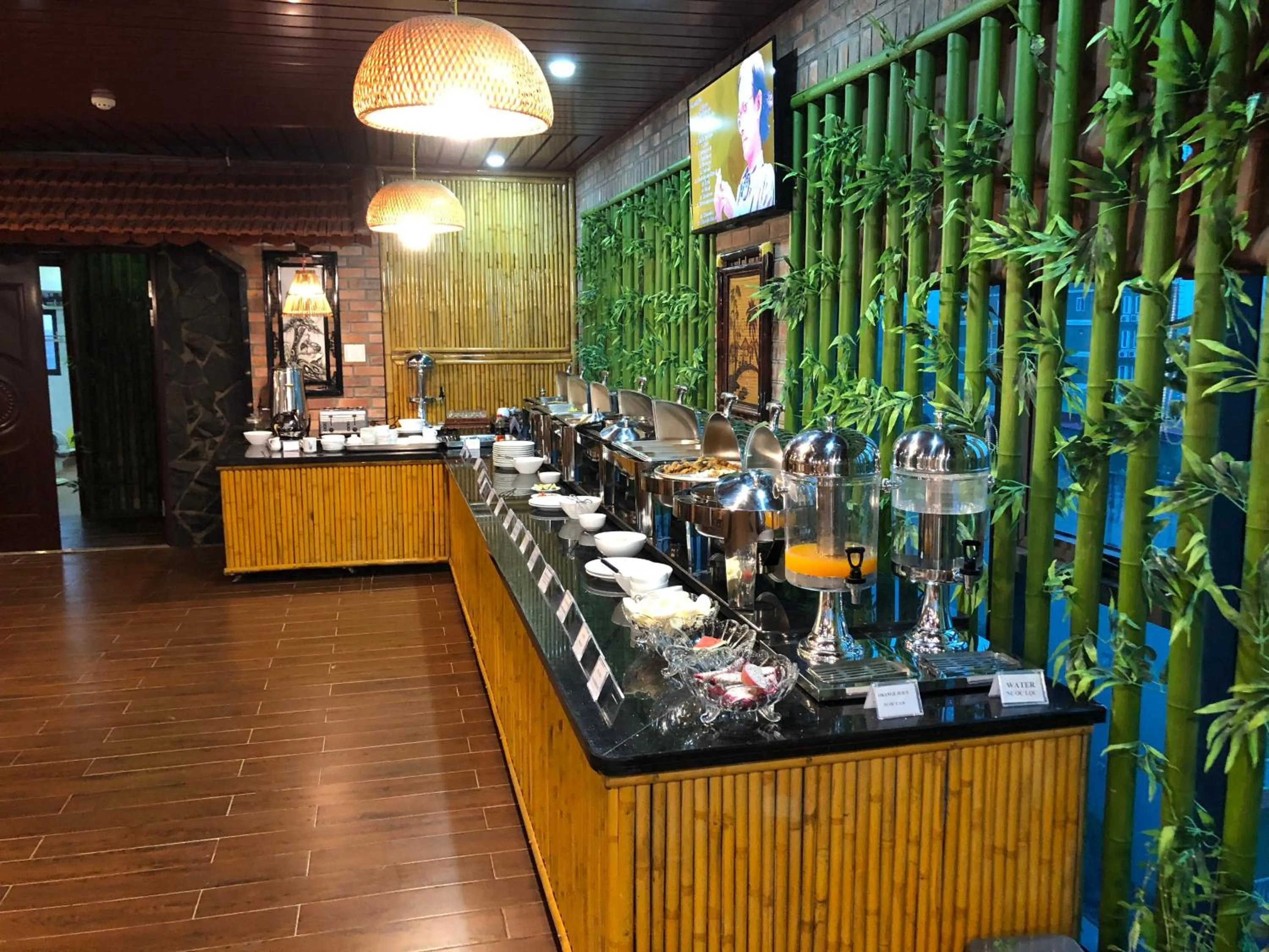 Restaurant/places to eat in Kawasaki Noi Bai Airport Hotel