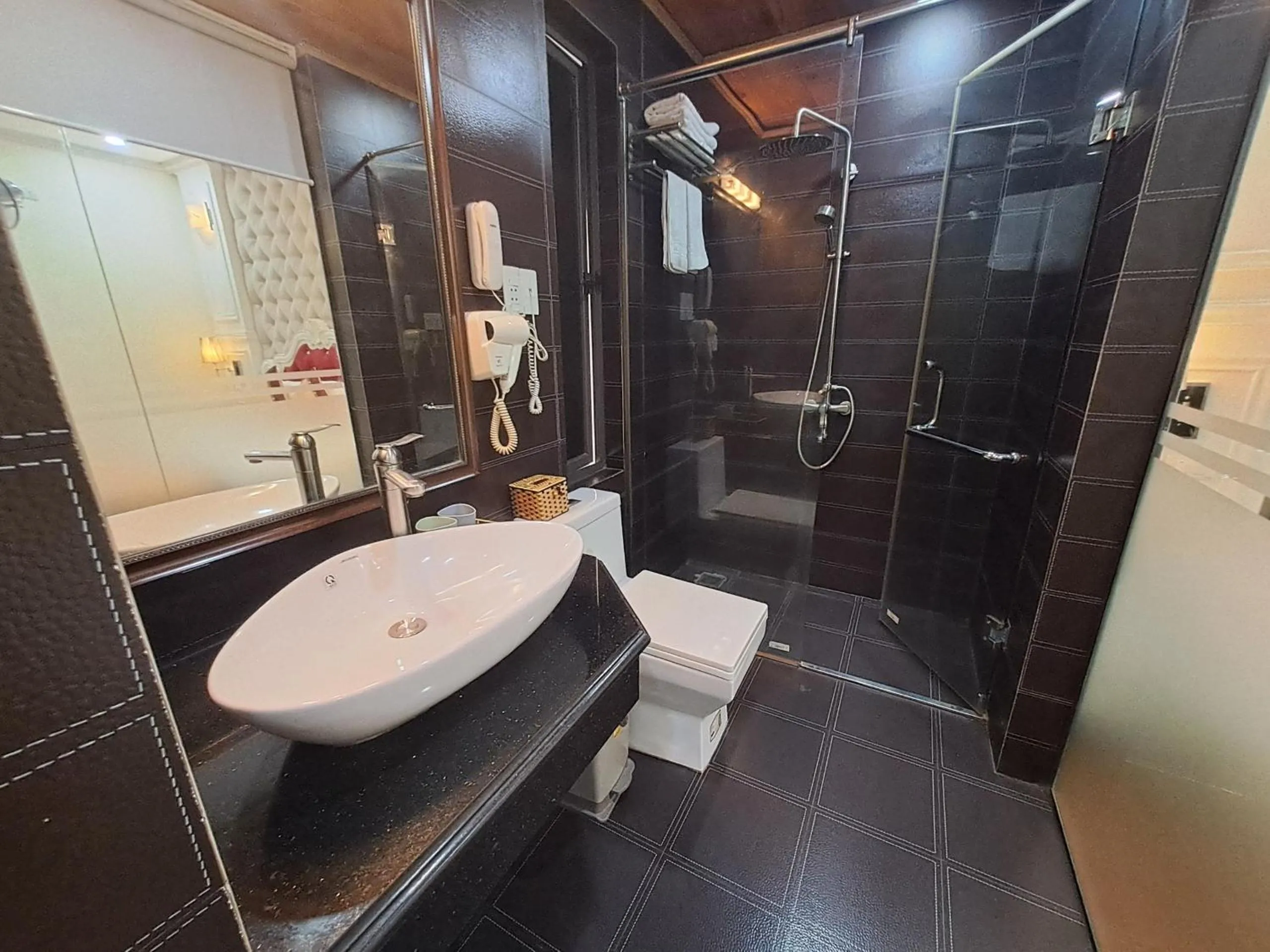 Shower in Kawasaki Noi Bai Airport Hotel