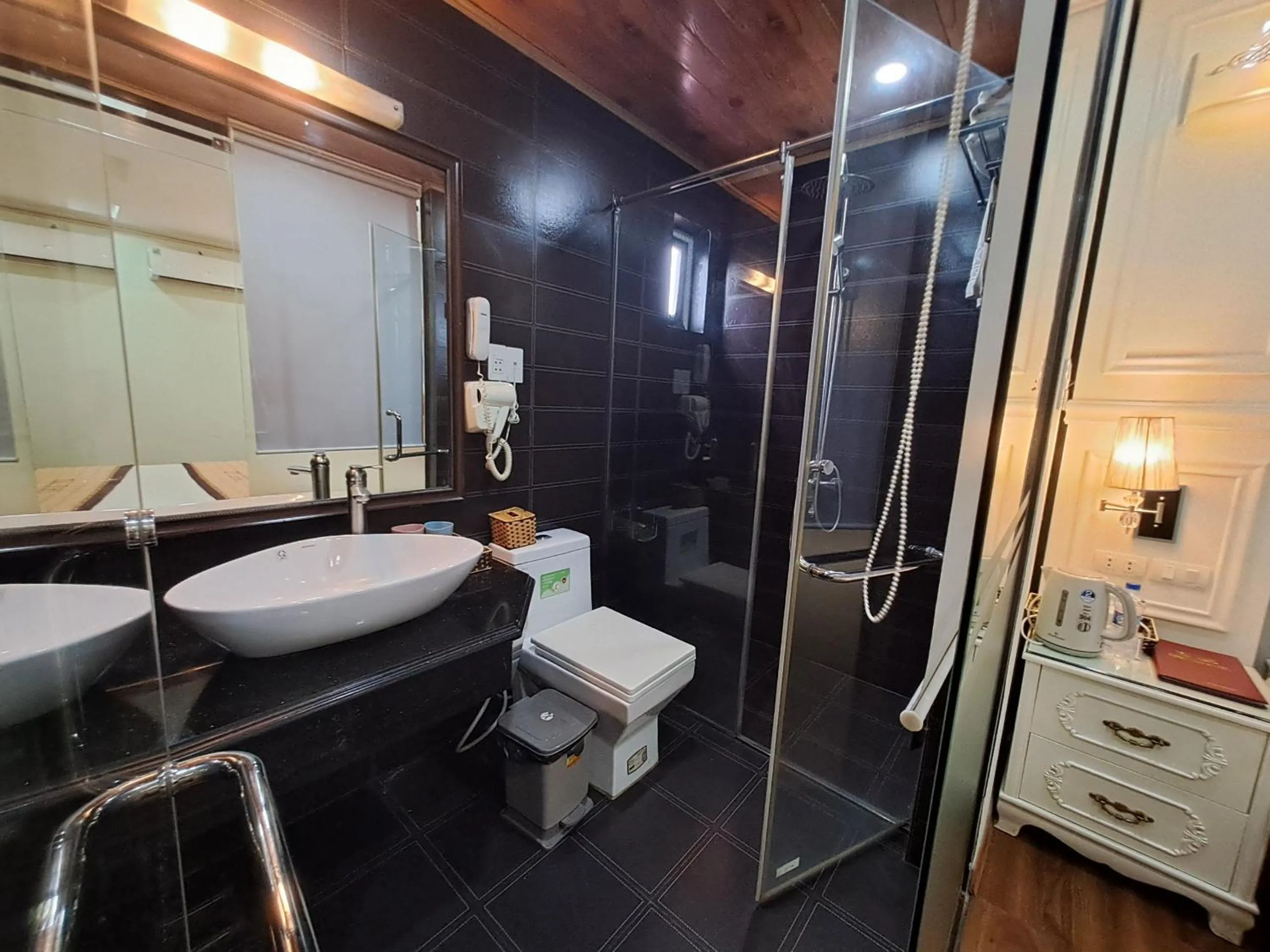 Shower in Kawasaki Noi Bai Airport Hotel