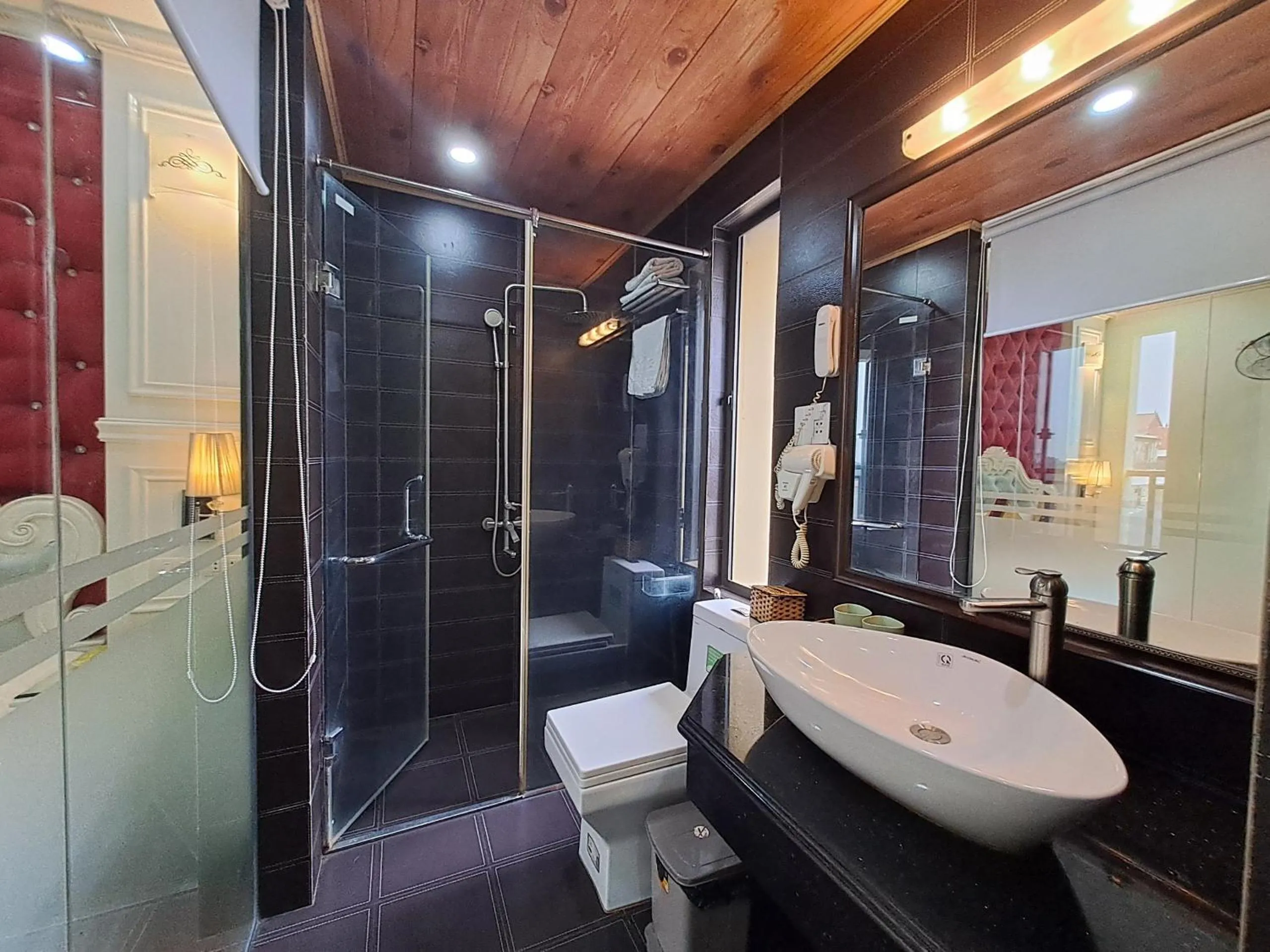 Shower in Kawasaki Noi Bai Airport Hotel