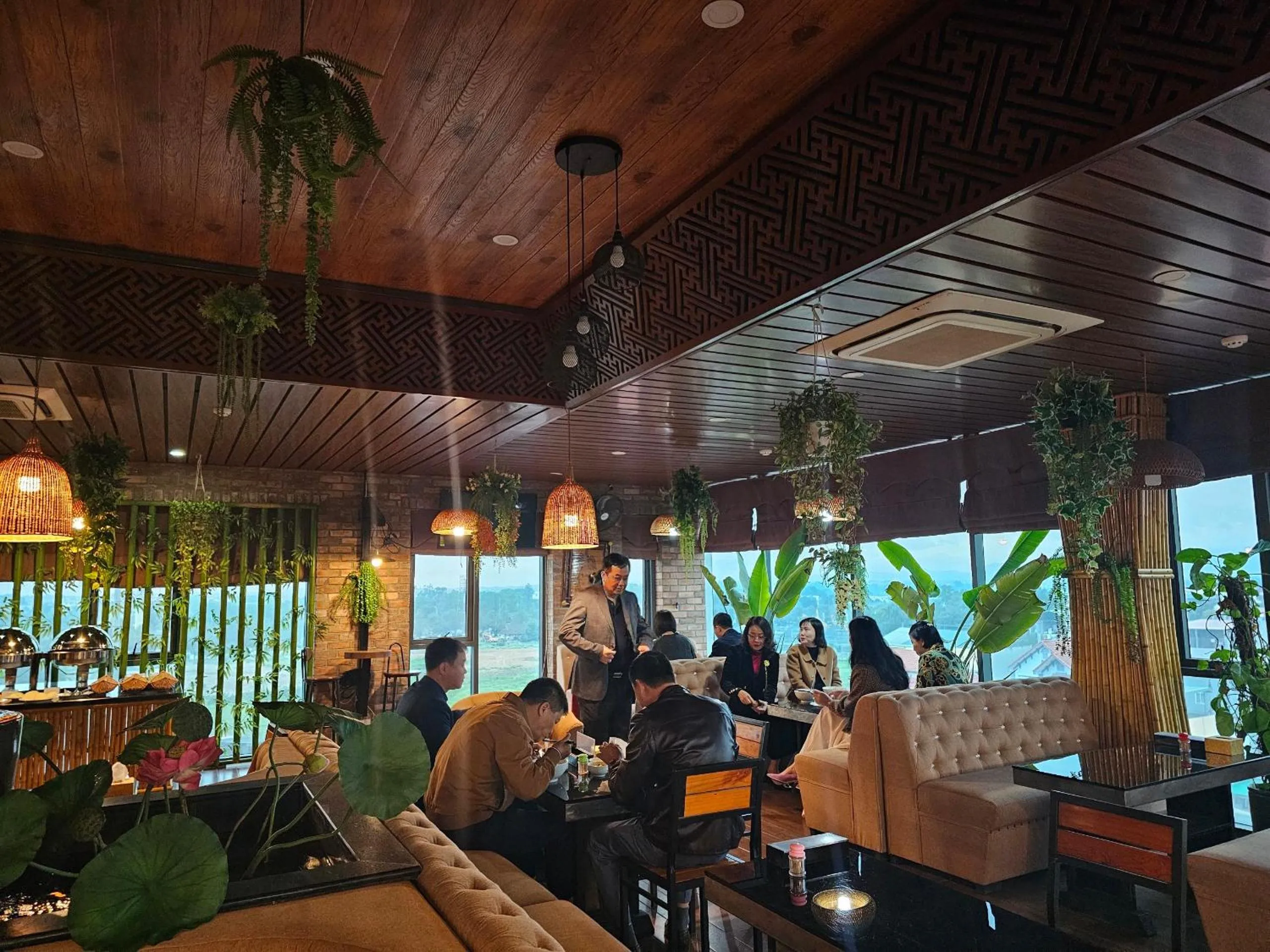 Restaurant/places to eat in Kawasaki Noi Bai Airport Hotel