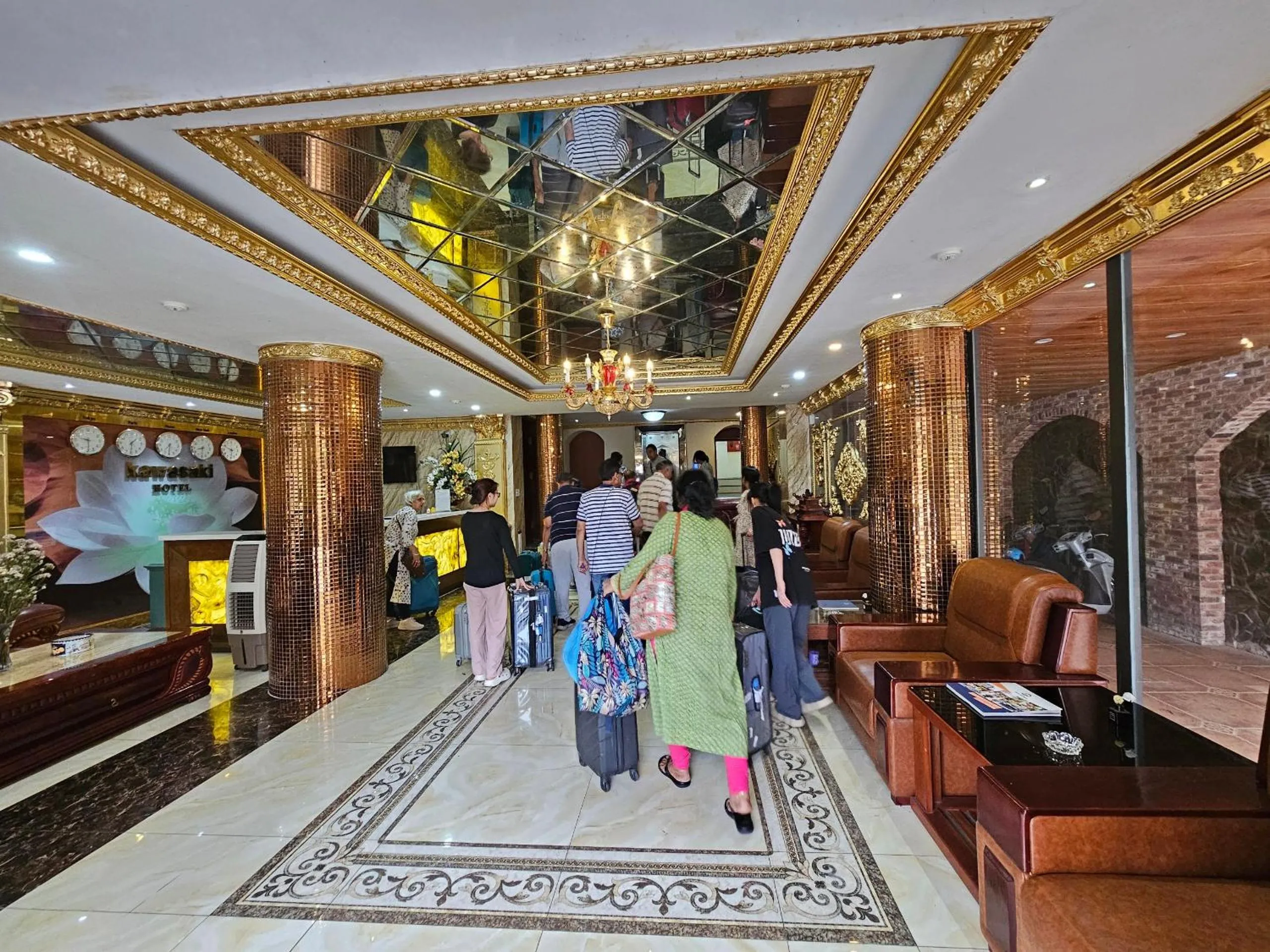 group of guests in Kawasaki Noi Bai Airport Hotel