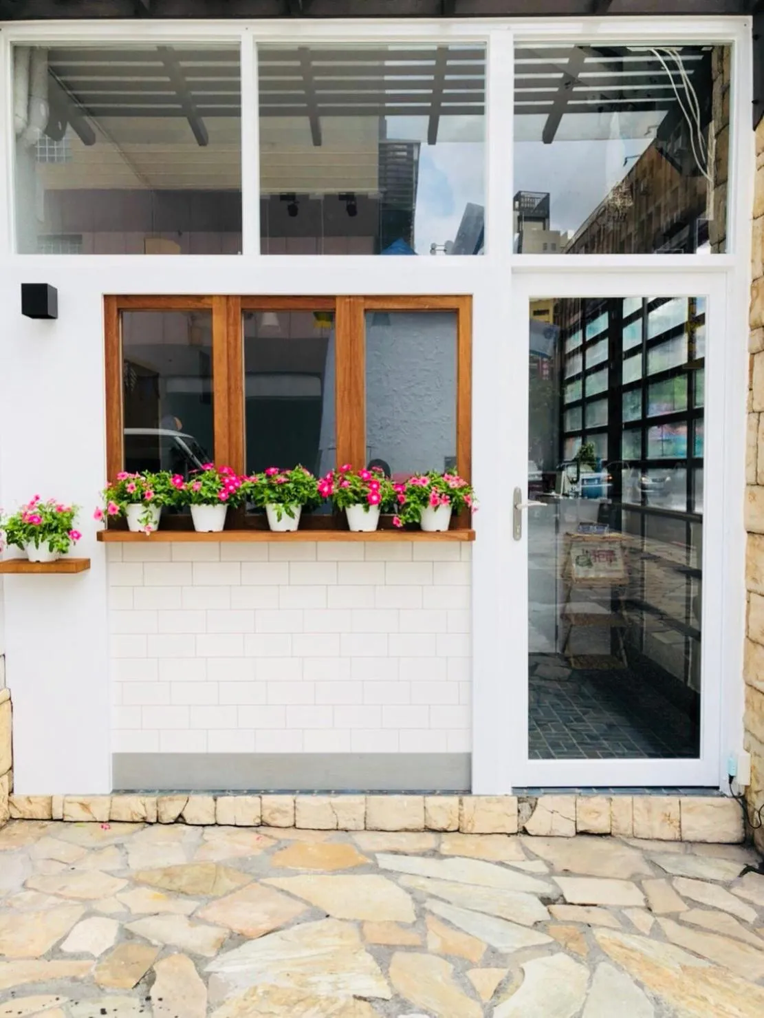 Property building in Youngs Hotspring Hotel