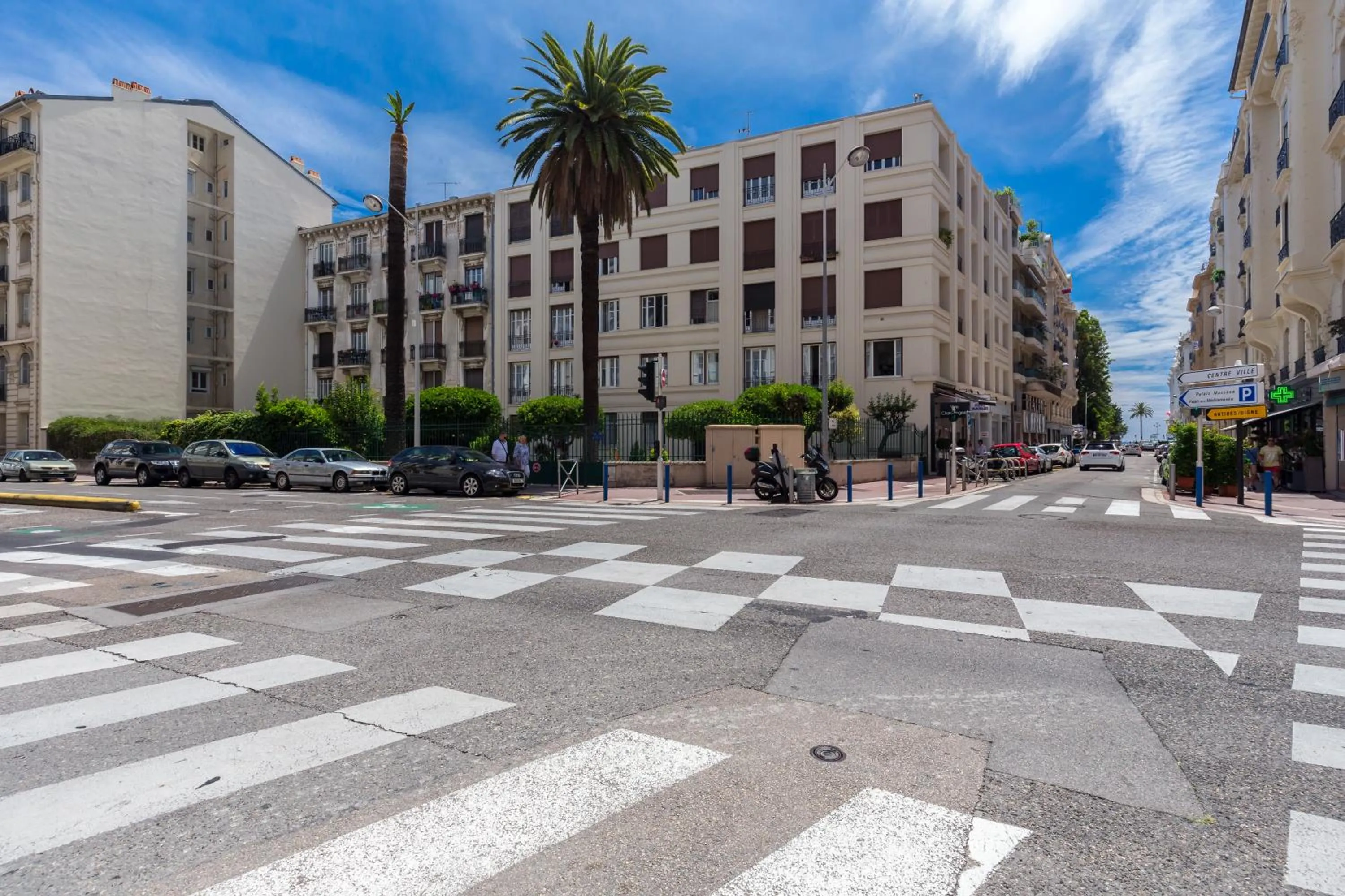 Facade/entrance in Nice Appart