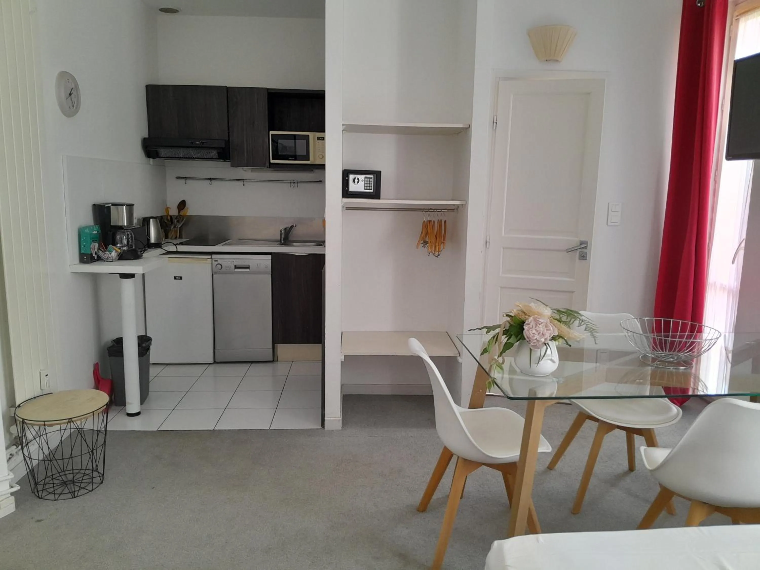 Photo of the whole room in Nice Appart