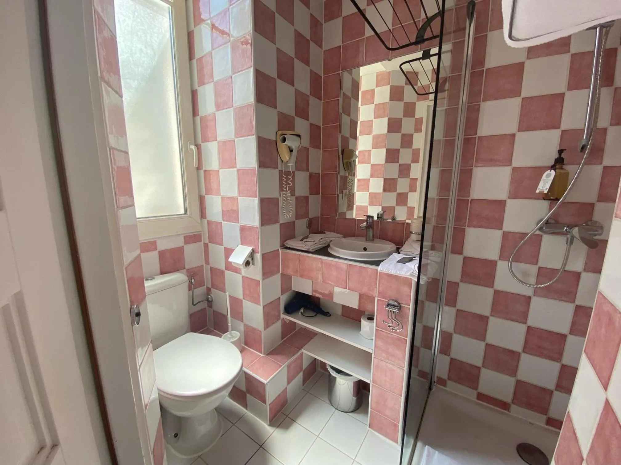 Shower in Nice Appart