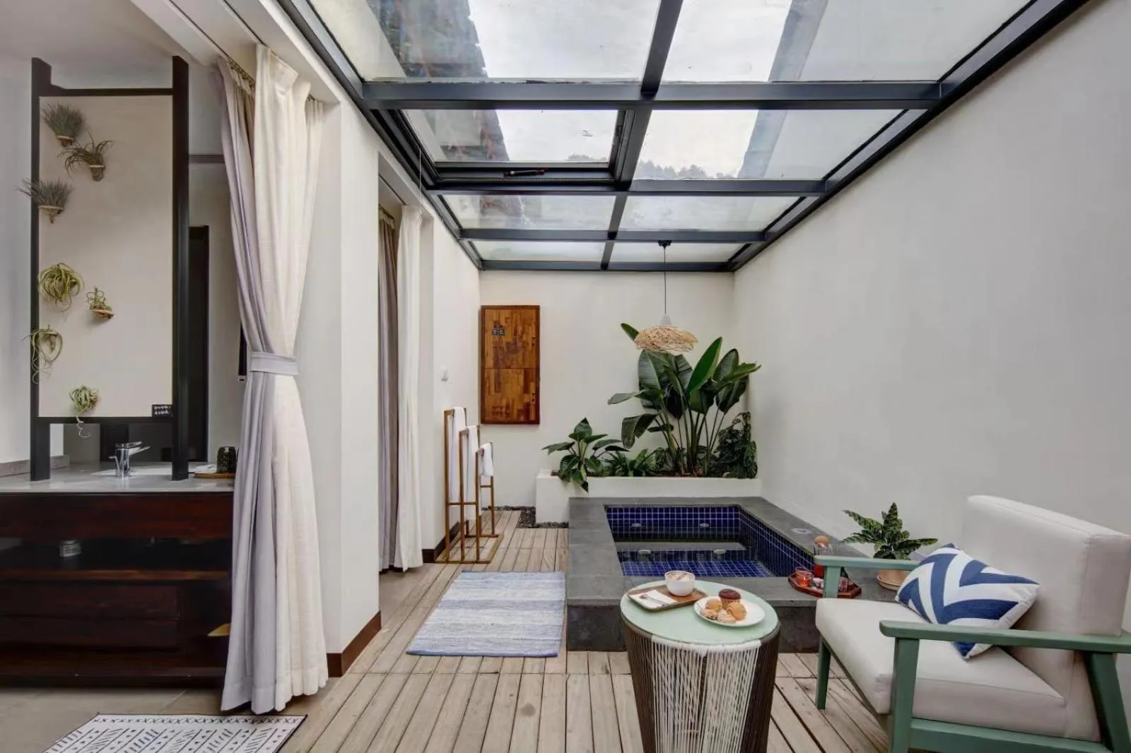 Hot Tub in Vangen Hotel