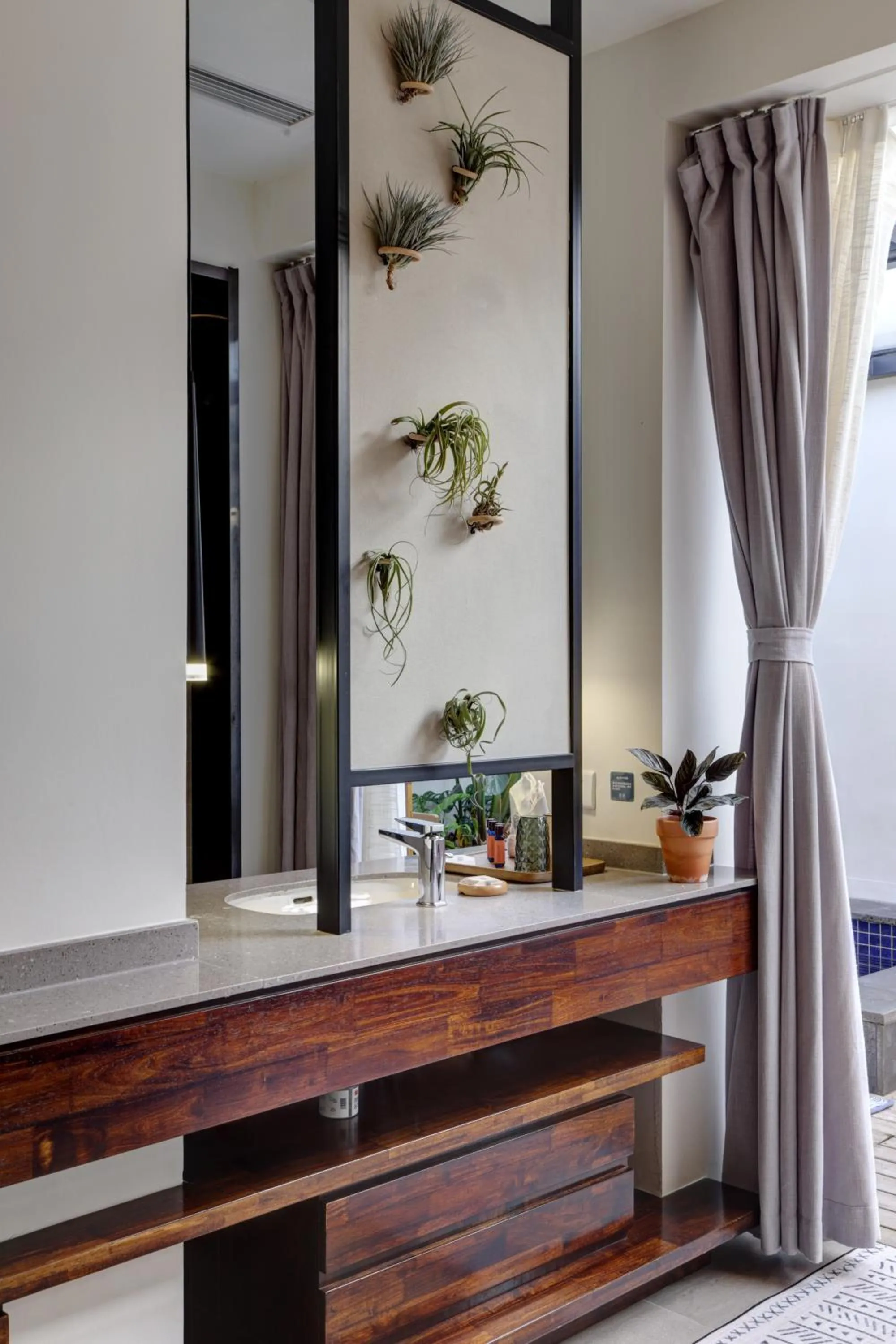 Decorative detail in Vangen Hotel