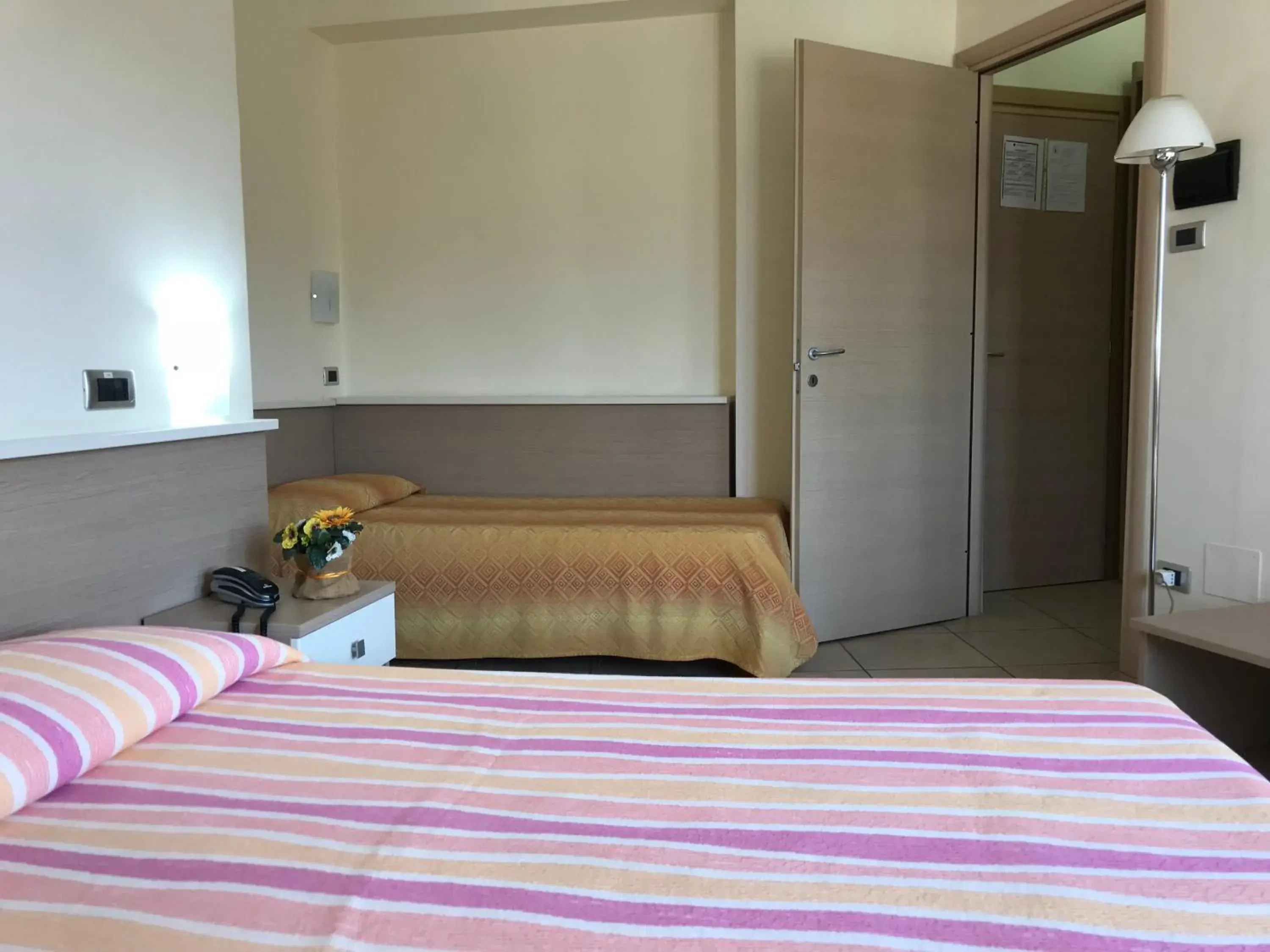 Triple Room in Hotel San Luca Triple Room in Hotel San Luca