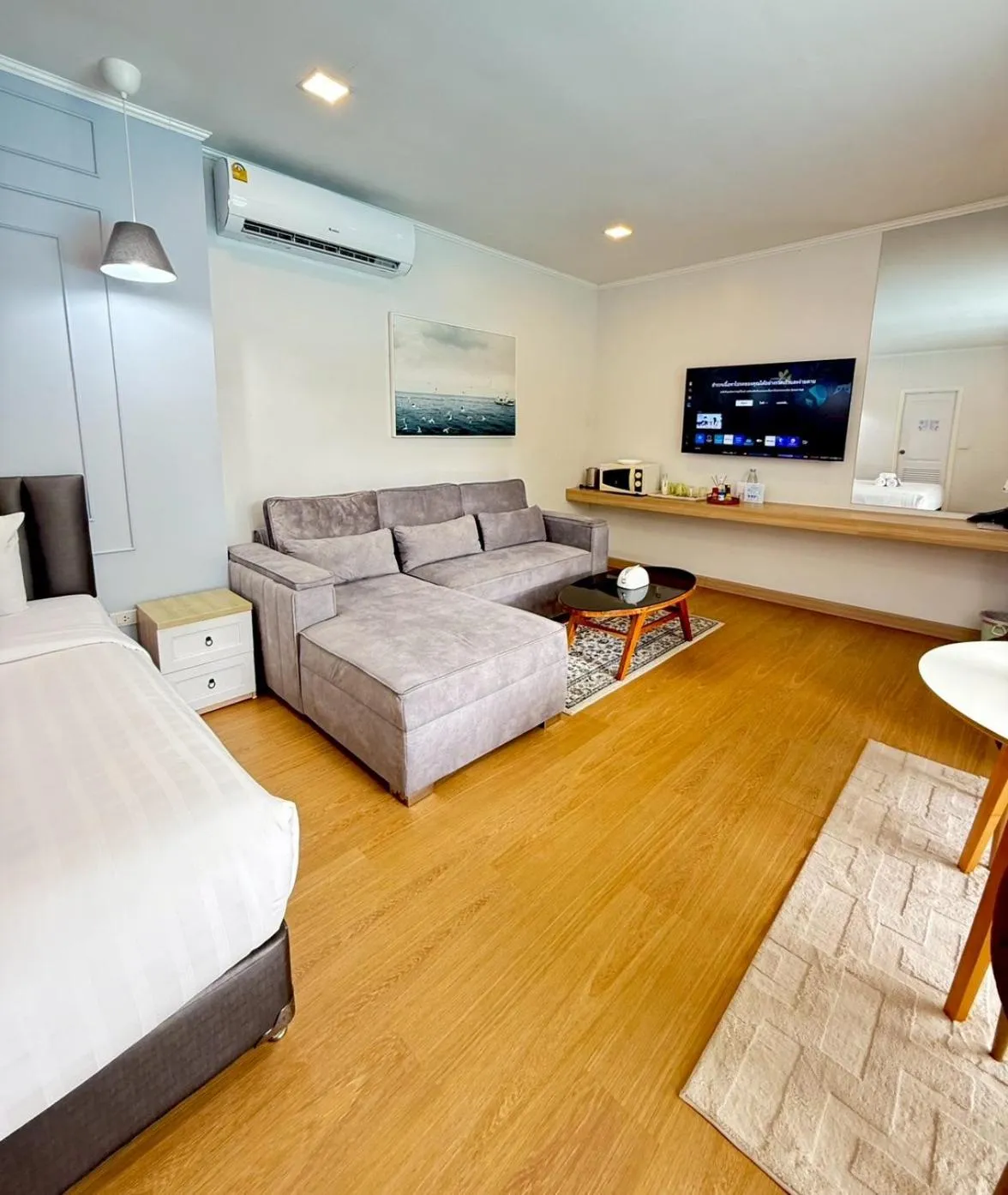 TV and multimedia, Bed in La Riva Boutique Hotel