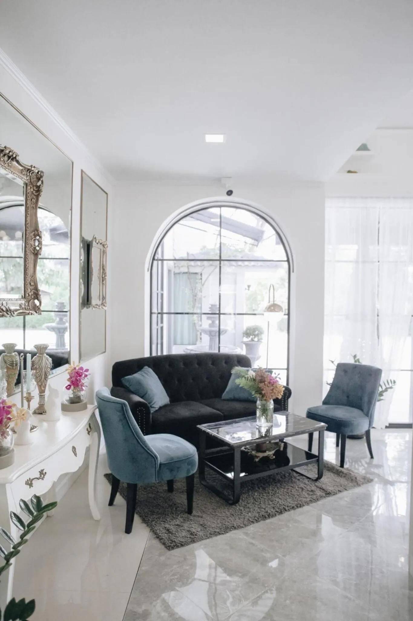 La Riva Boutique Hotel