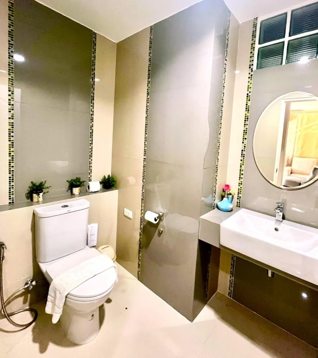 Toilet in La Riva Boutique Hotel