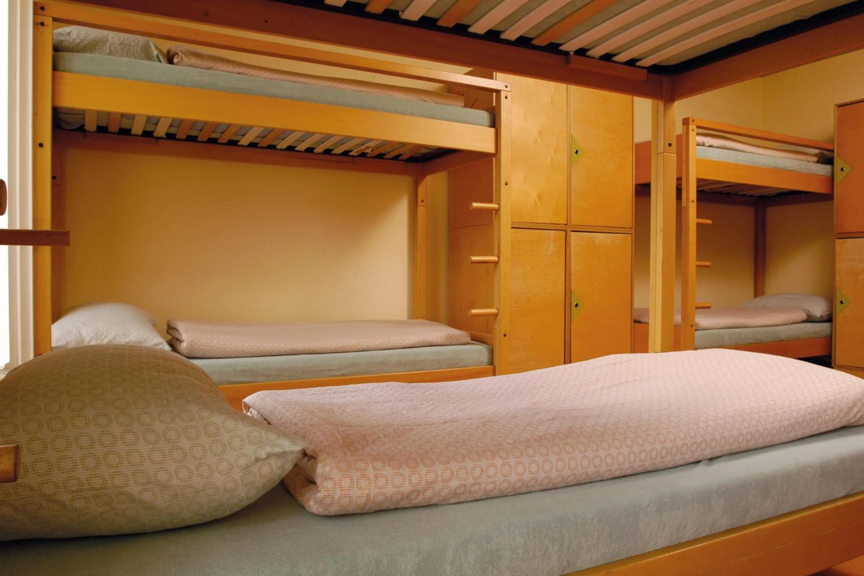 Photo of the whole room, Bed in Avenches Youth Hostel