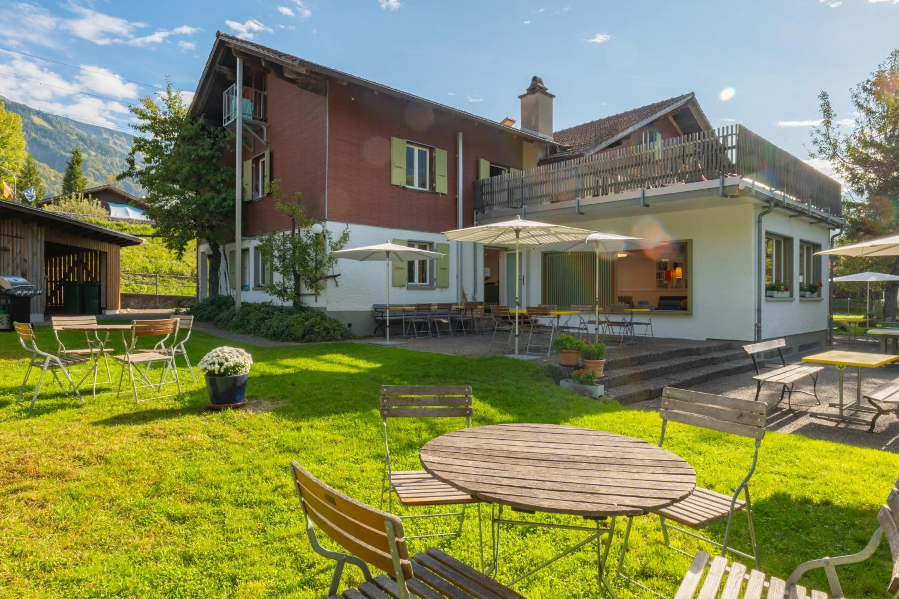 Property building in Brienz Youth Hostel